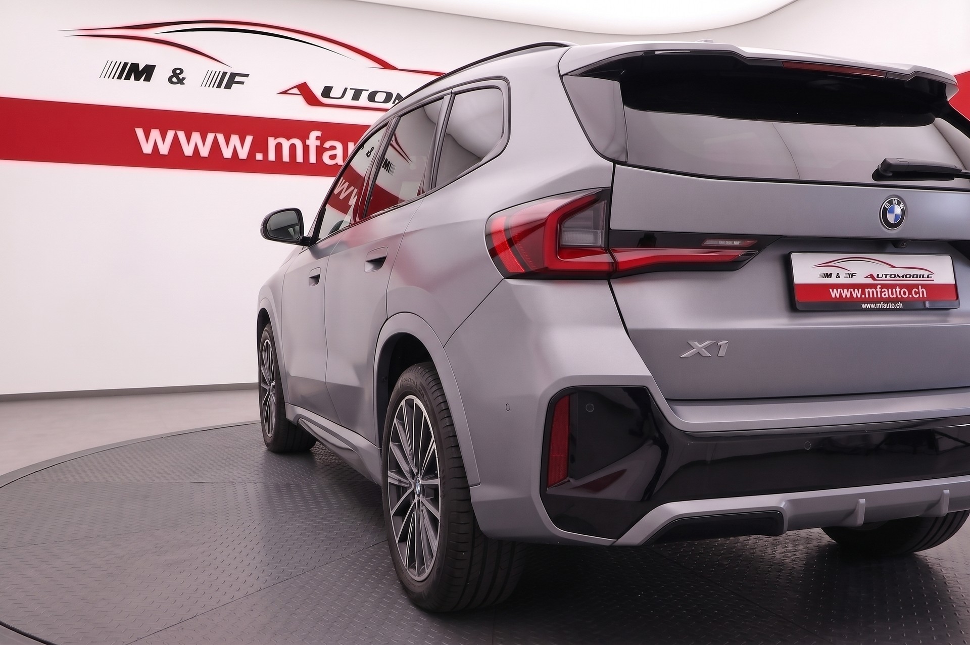 BMW X1 23i xDrive *M-SPORT*CH-FAHRZEUG* FROZEN PURE GREY METALLIC 4Jahre Garantie-image-7