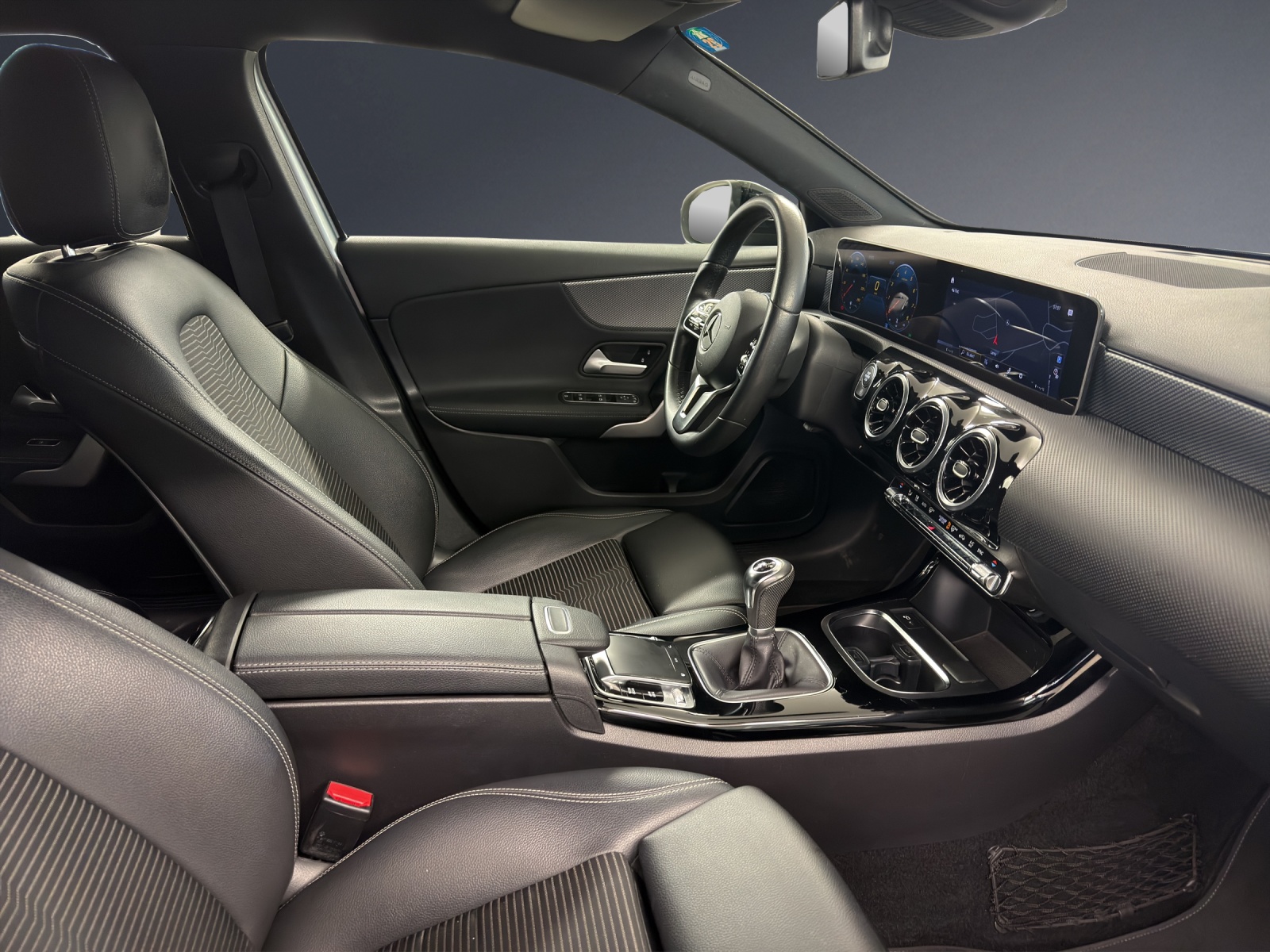 MERCEDES-BENZ A 180 Edition-image-9