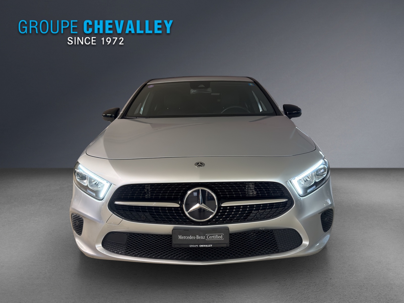 MERCEDES-BENZ A 180 Edition-showroom-element-1