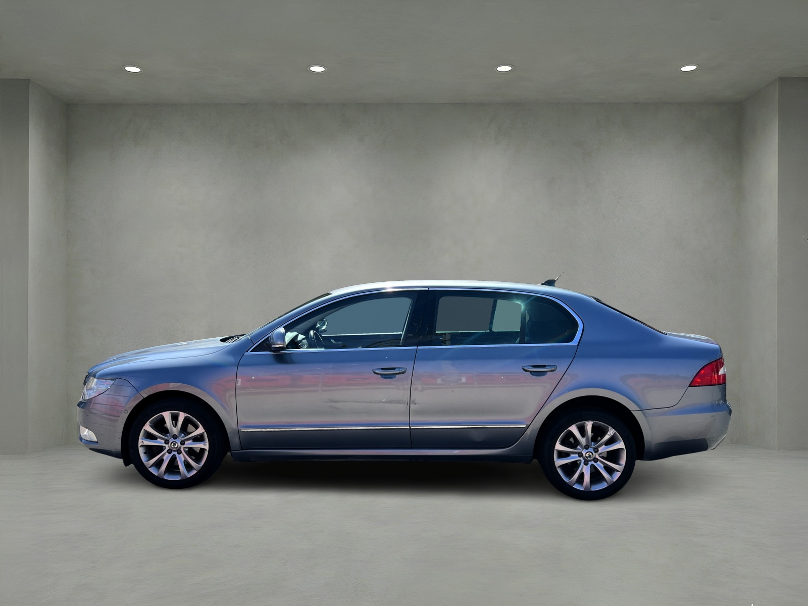 SKODA Superb 2.0 TDi Elegance DSG-showroom-element-1