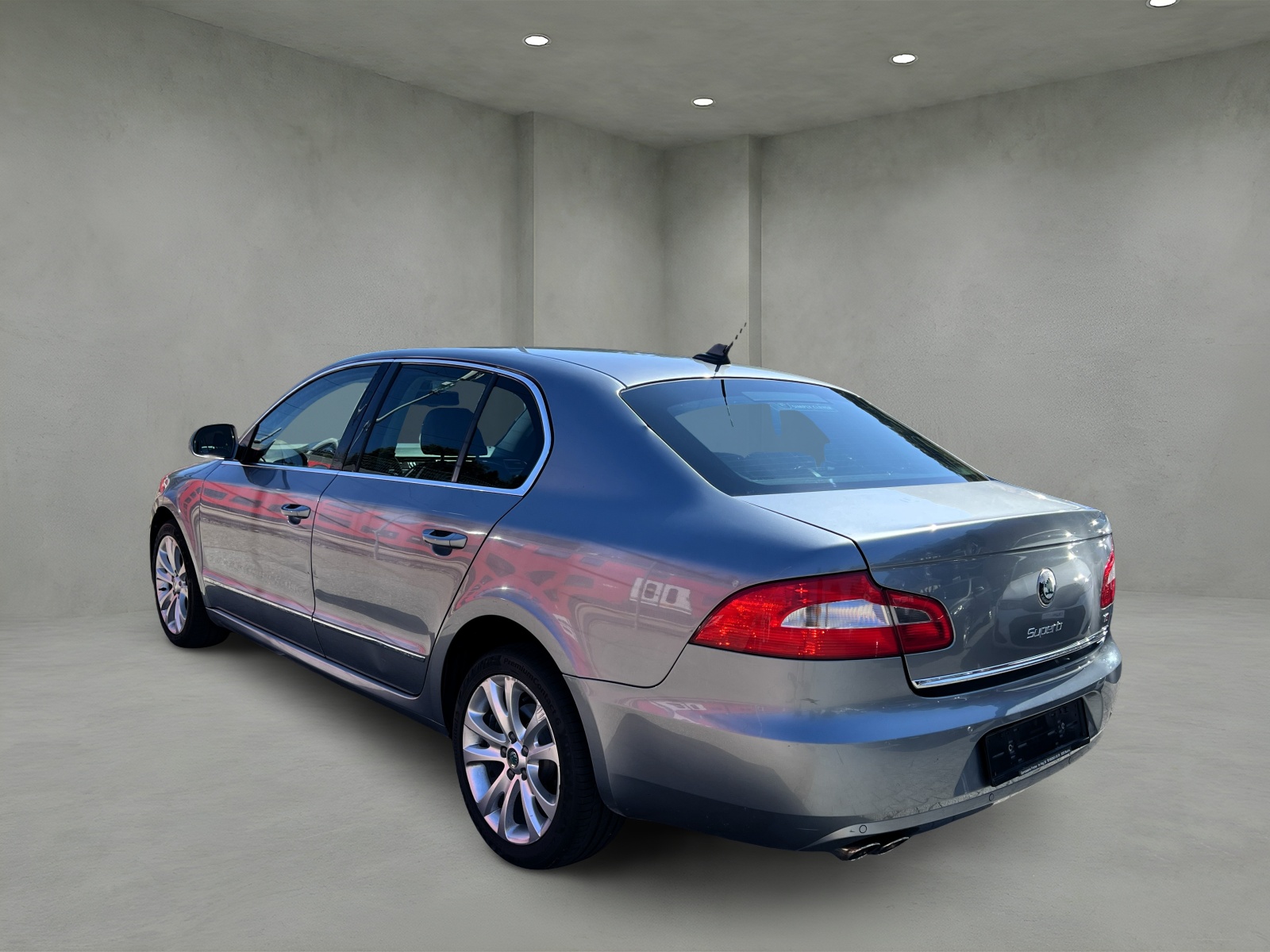 SKODA Superb 2.0 TDi Elegance DSG-showroom-element-2