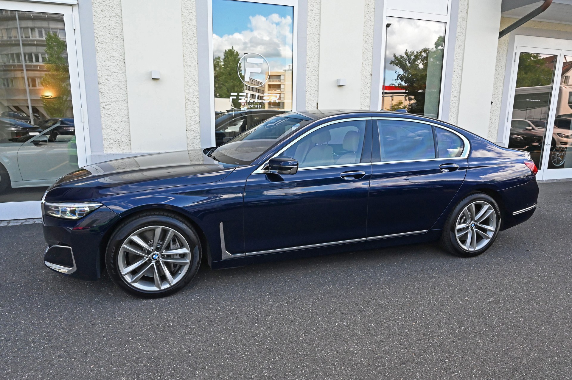 BMW 750i xDrive Steptronic-image-6