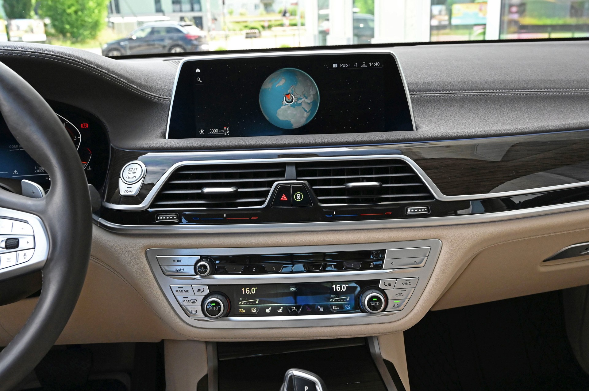 BMW 750i xDrive Steptronic-image-27