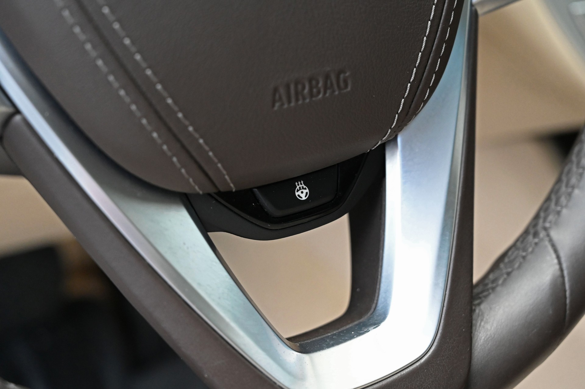 BMW 750i xDrive Steptronic-image-13