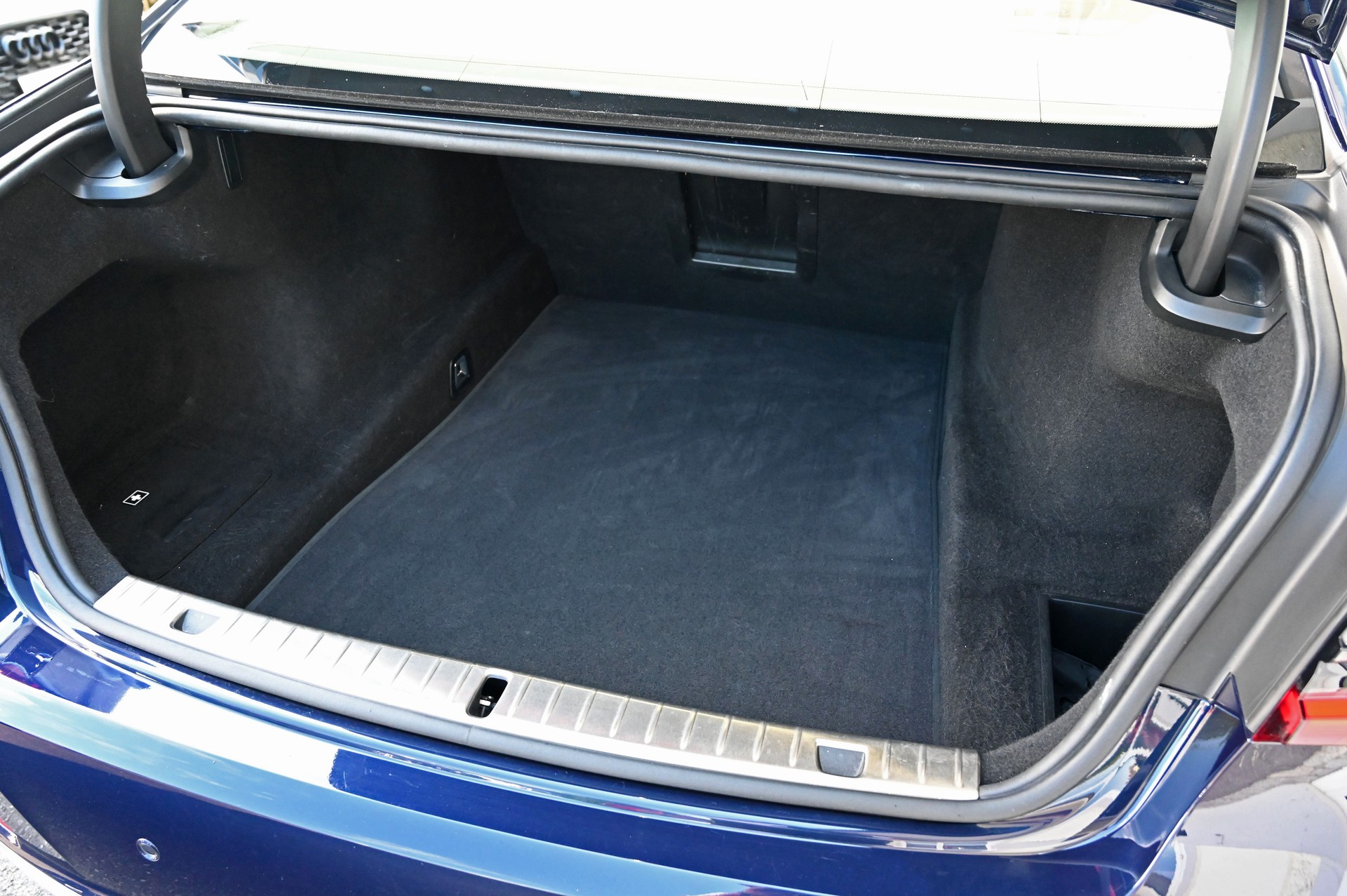 BMW 750i xDrive Steptronic-image-29