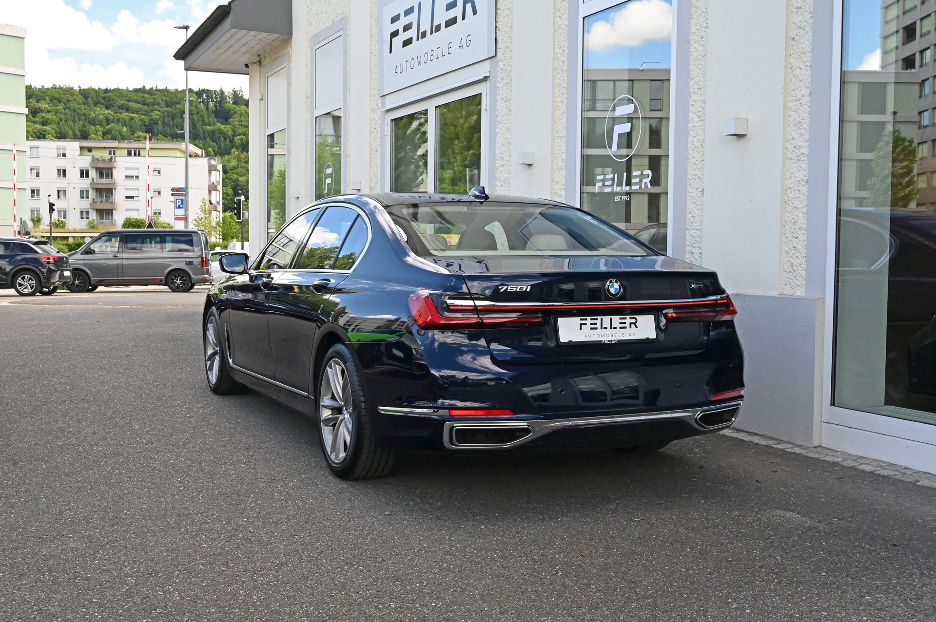 BMW 750i xDrive Steptronic-image-8