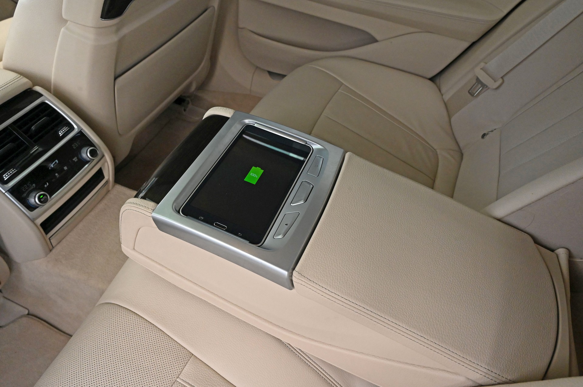BMW 750i xDrive Steptronic-image-20