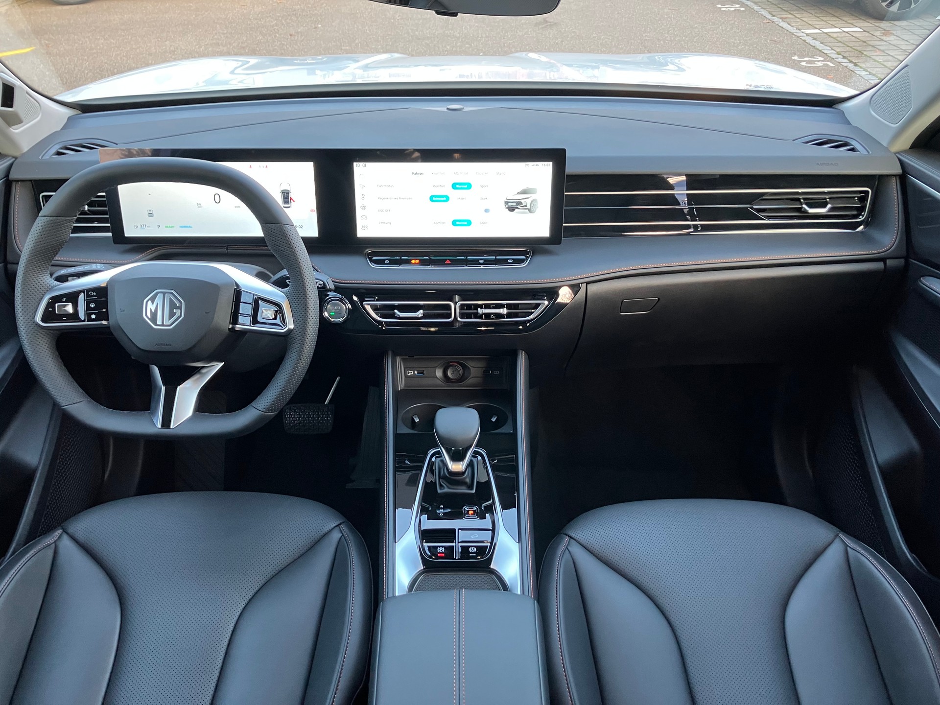 MG HS 1.5 T Hybrid+ Luxury-image-9