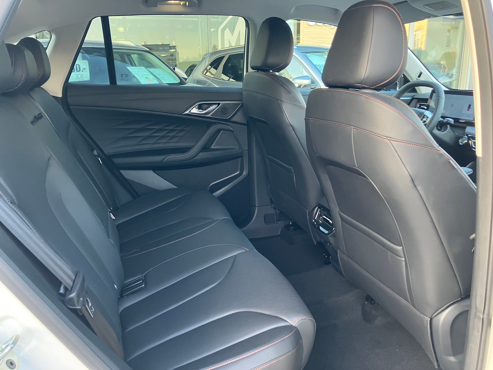 MG HS 1.5 T Hybrid+ Luxury-image-7