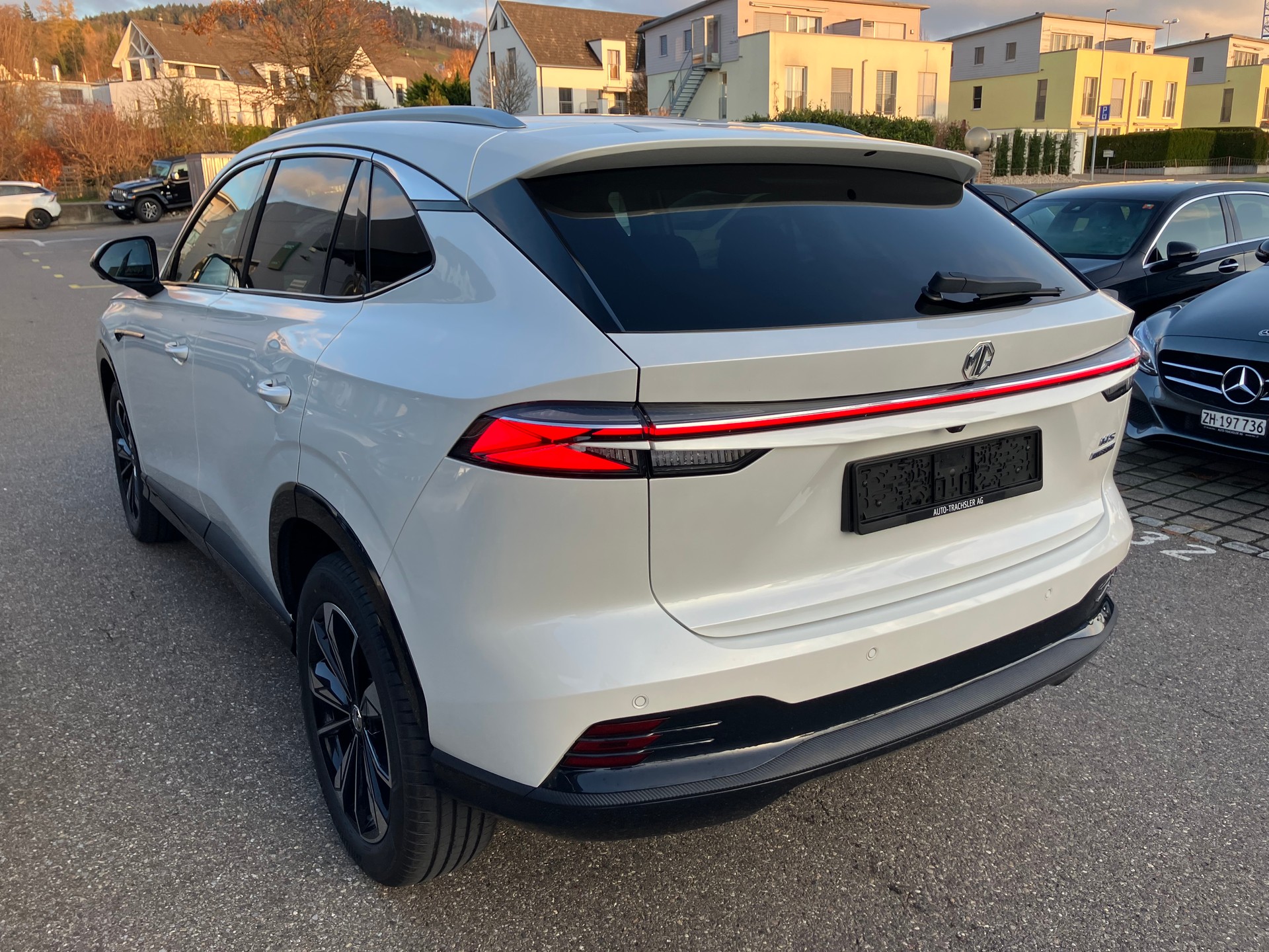 MG HS 1.5 T Hybrid+ Luxury-image-4