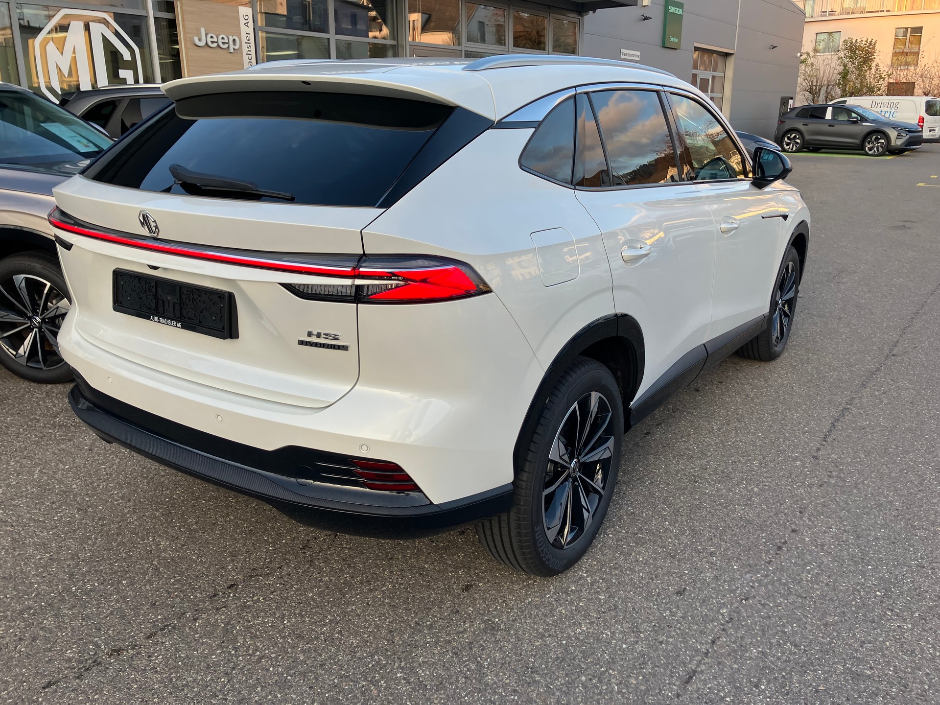 MG HS 1.5 T Hybrid+ Luxury-image-3