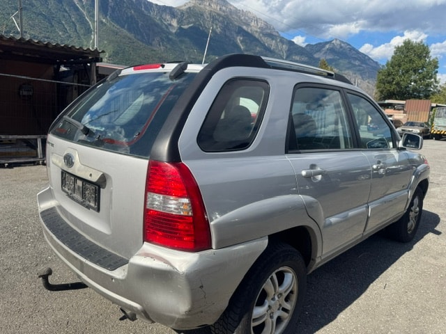 KIA Sportage 2.0 CRDi Active-image-7