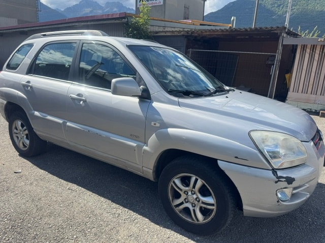 KIA Sportage 2.0 CRDi Active-image-4