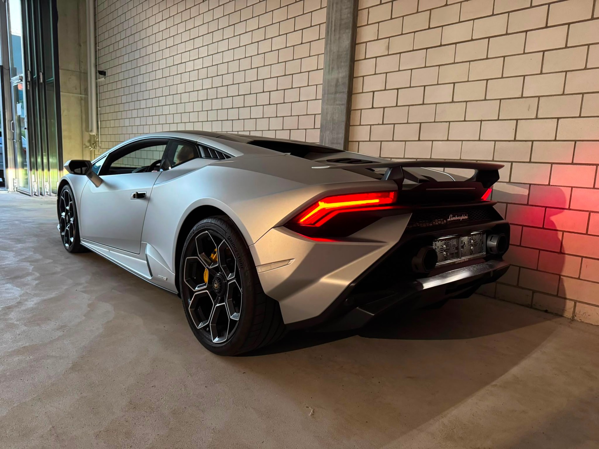 LAMBORGHINI Huracan TECNICA Coupé DCT-showroom-element-2