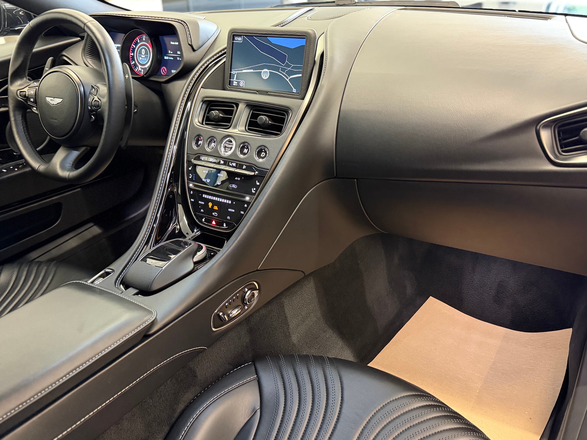 ASTON MARTIN DB11 V12 Touchtronic 3 AMR-image-20