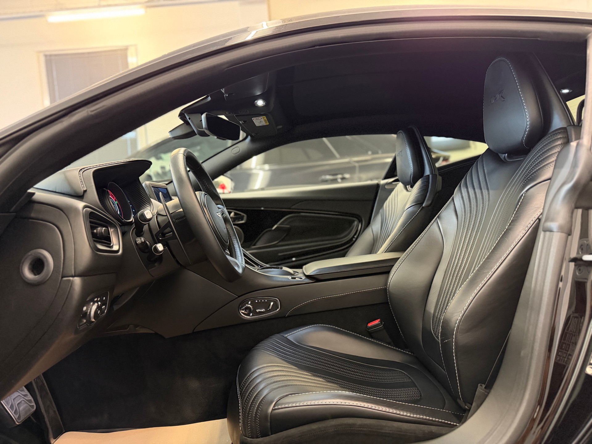 ASTON MARTIN DB11 V12 Touchtronic 3 AMR-image-14