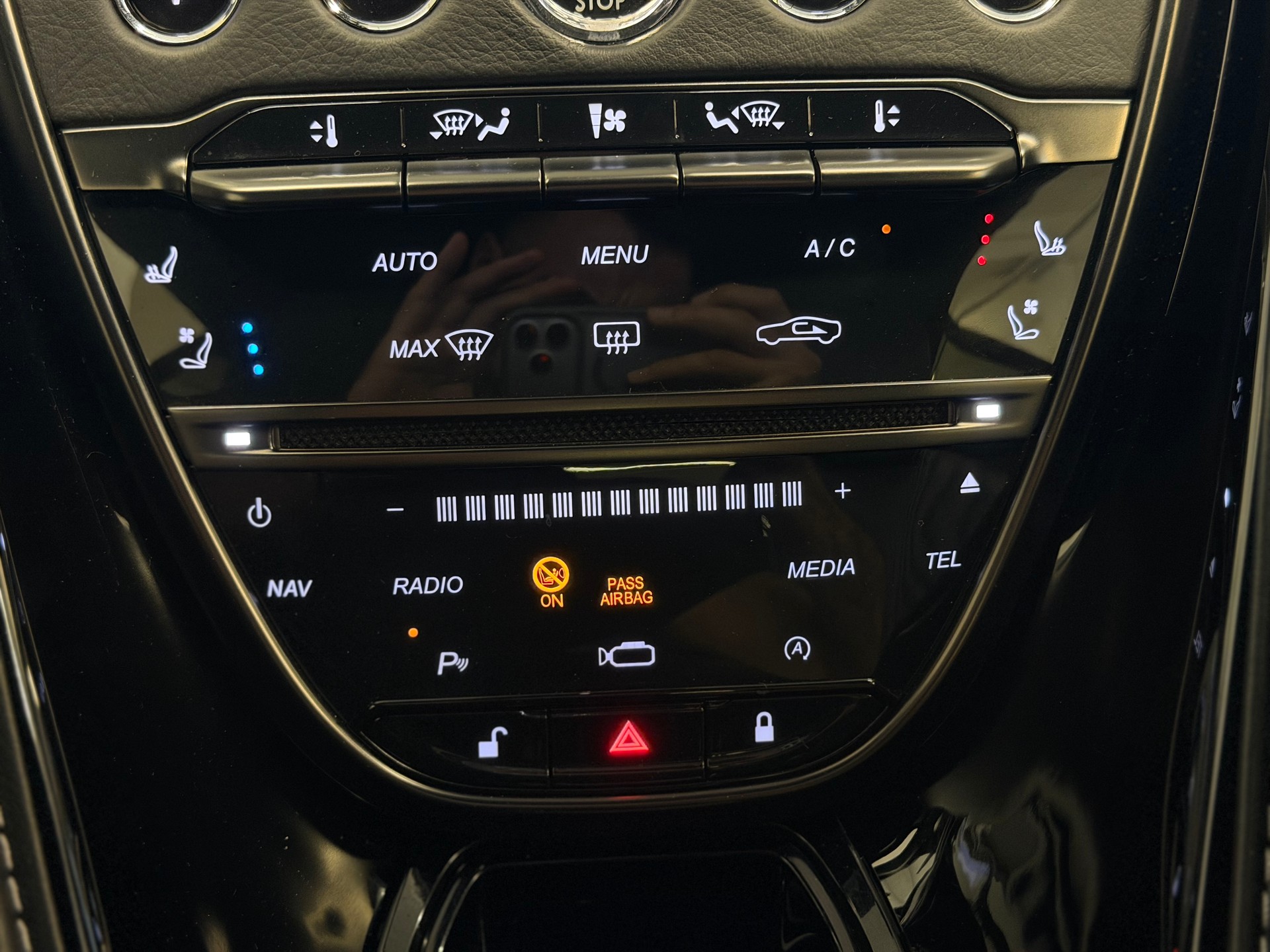 ASTON MARTIN DB11 V12 Touchtronic 3 AMR-image-26