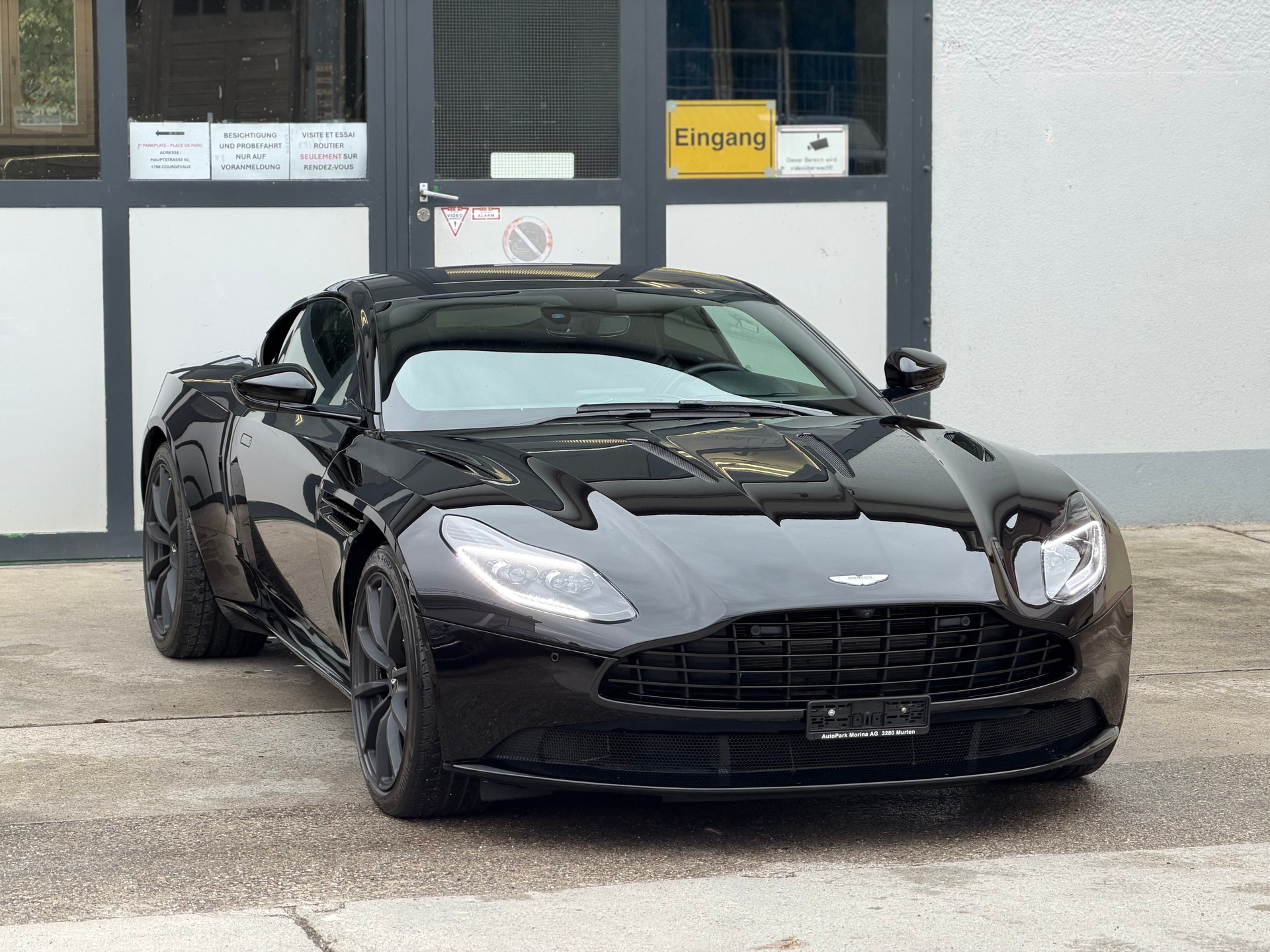 ASTON MARTIN DB11 V12 Touchtronic 3 AMR-showroom-element-3