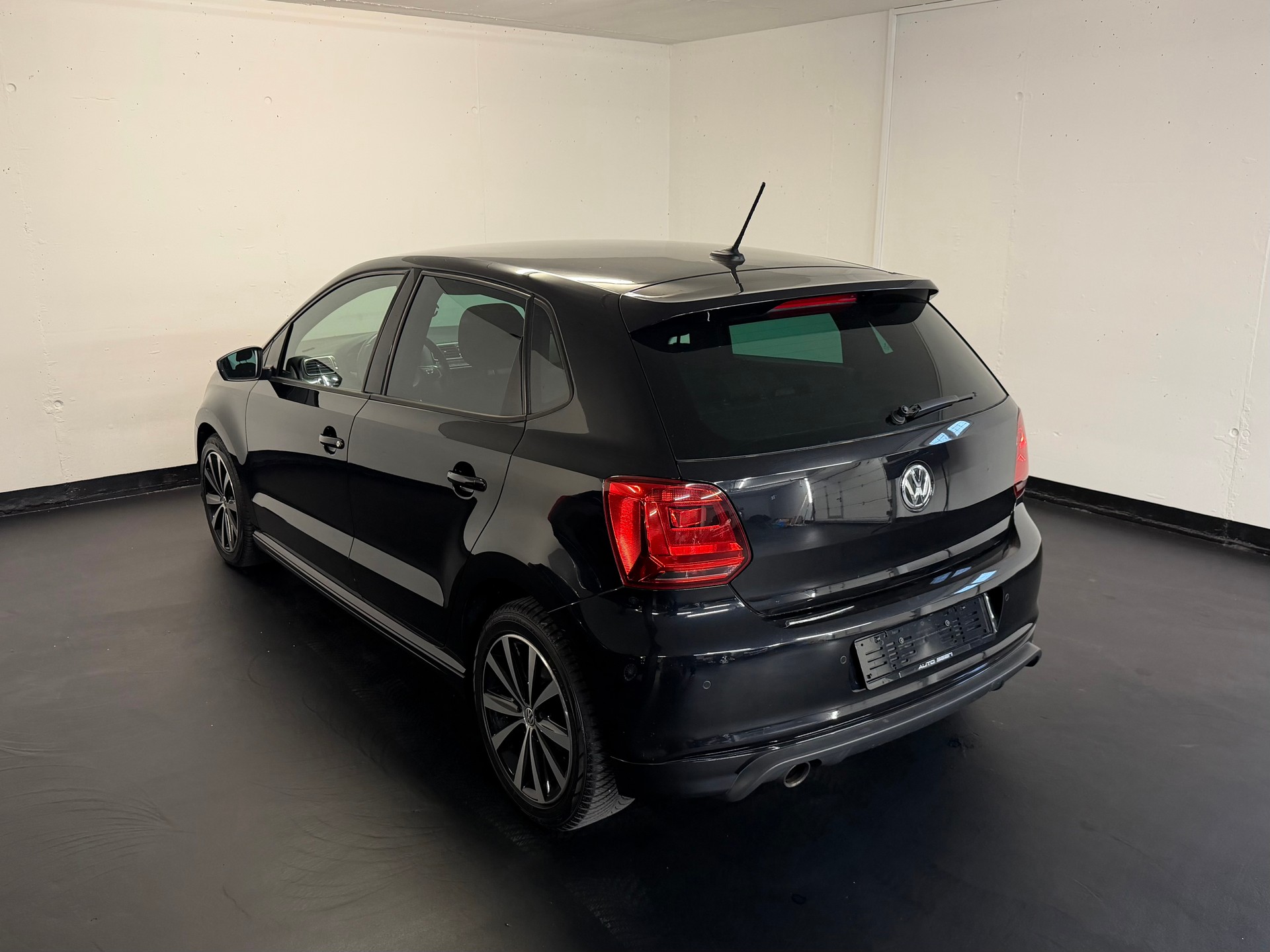 VW Polo 1.2 TSI BMT Allstar R-Line-showroom-element-3