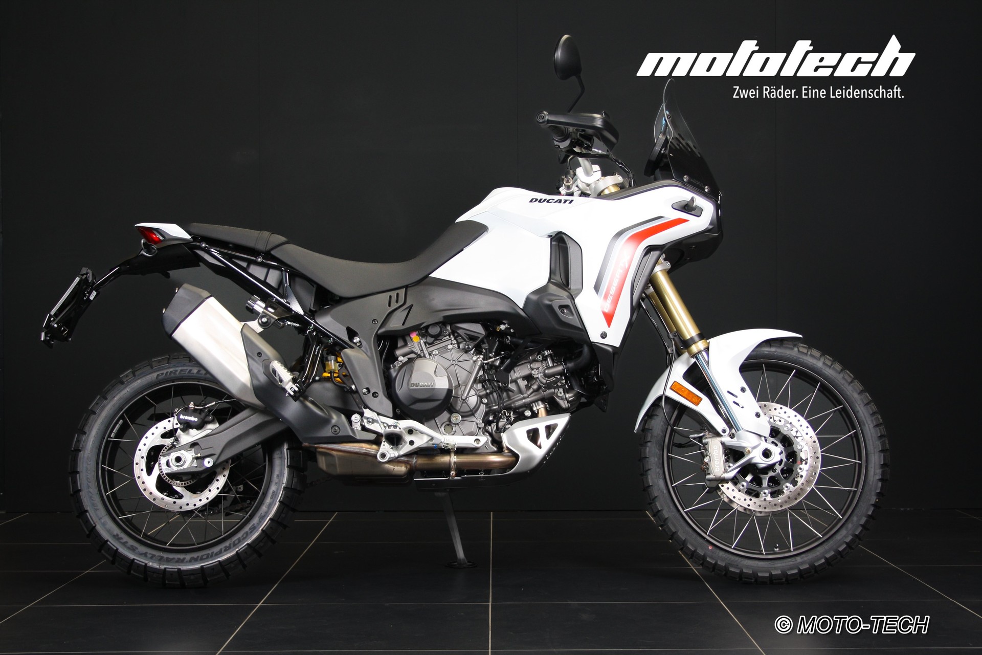 DUCATI Desert X MY26 V2 (81/35kW)-image-1