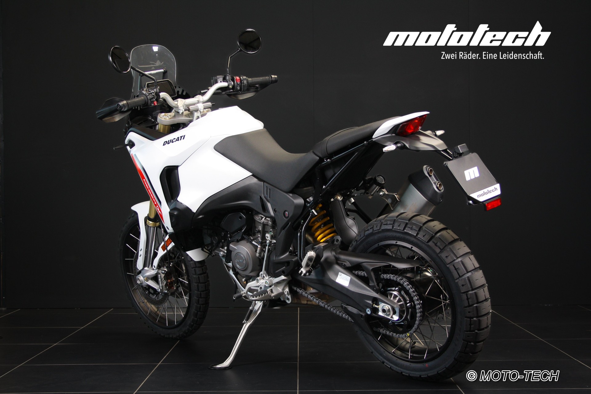 DUCATI Desert X MY26 V2 (81/35kW)-image-3