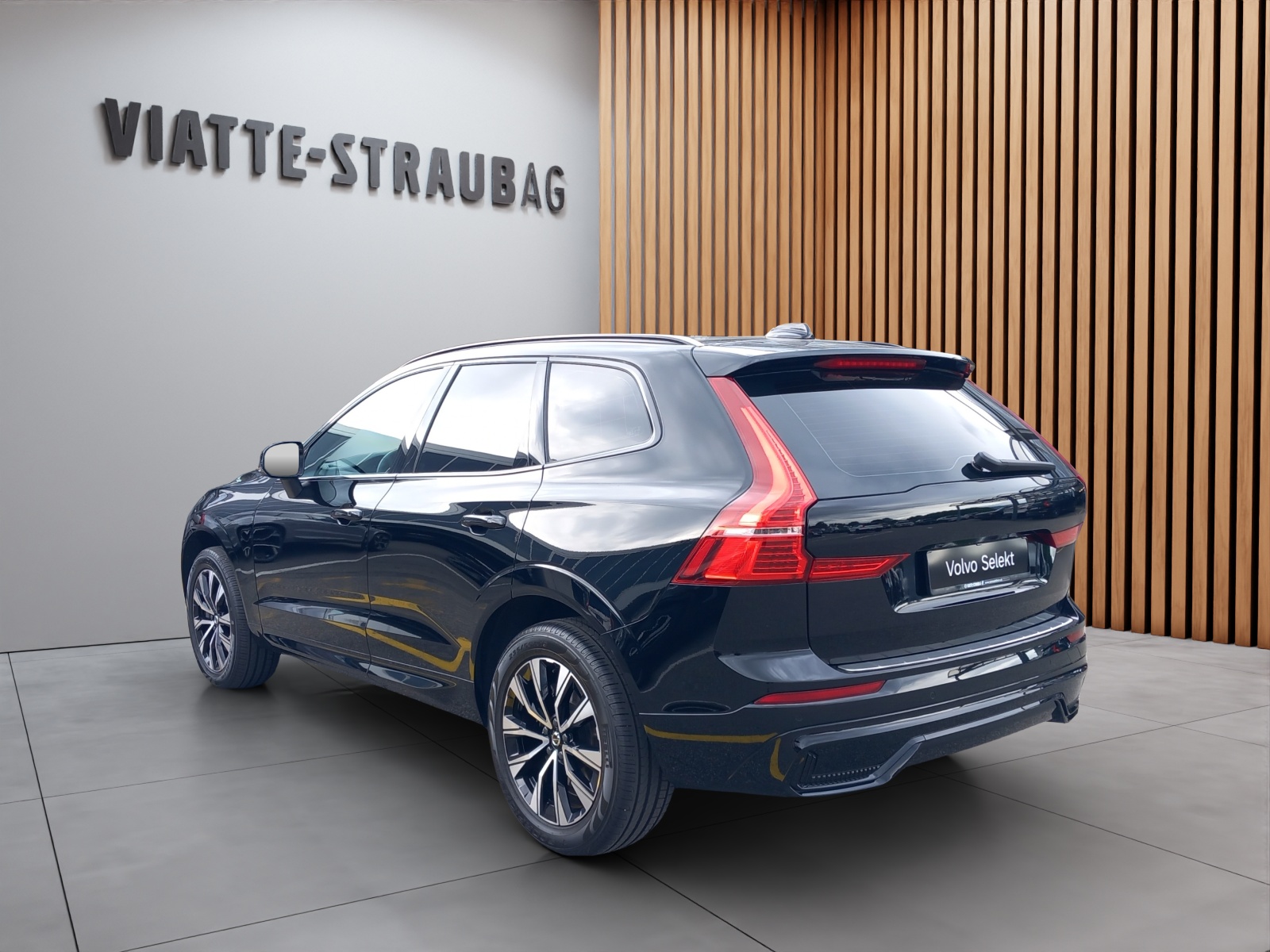 VOLVO XC60 2.0 B5 MH Plus Dark AWD-showroom-element-2