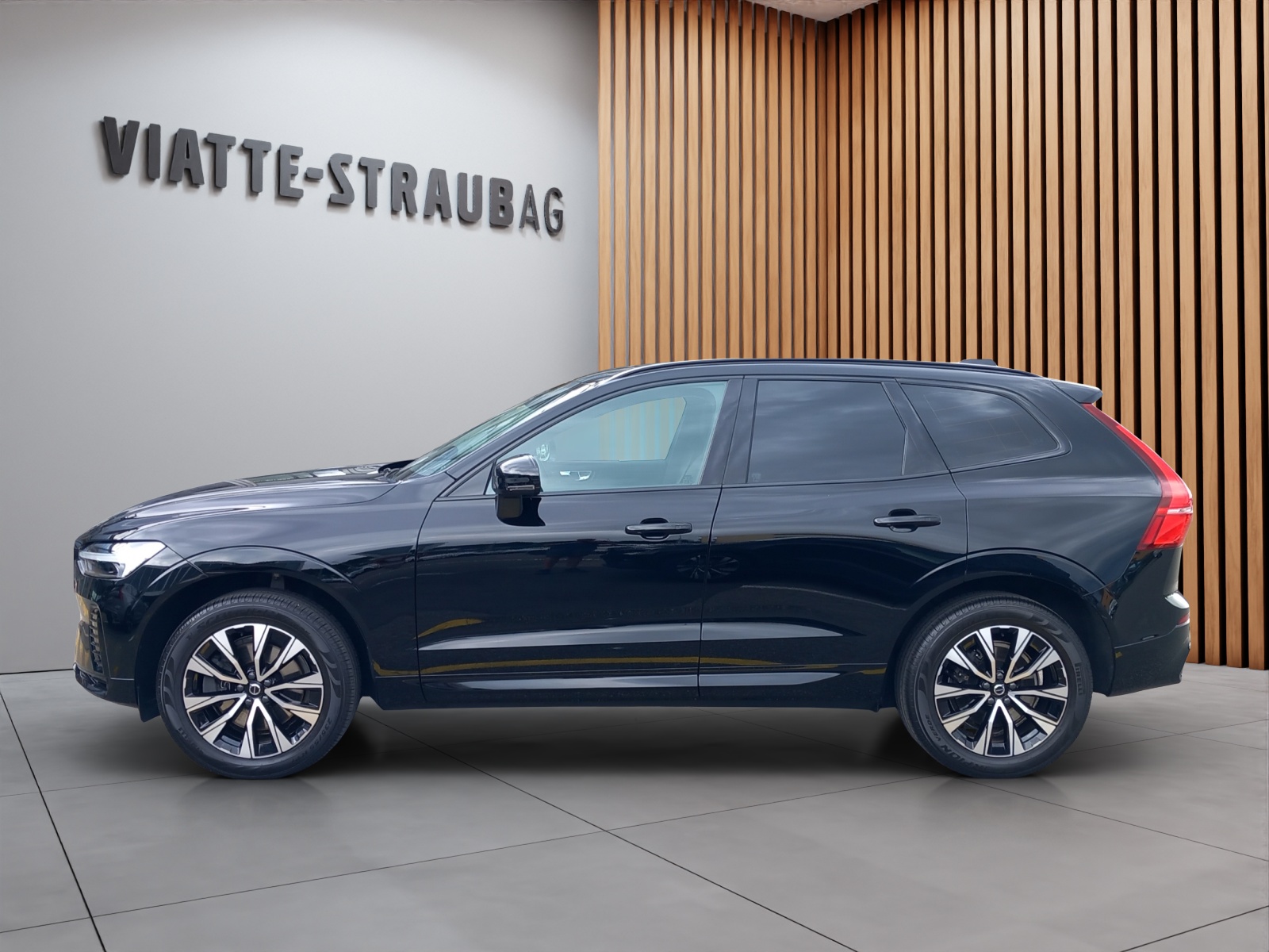 VOLVO XC60 2.0 B5 MH Plus Dark AWD-showroom-element-1