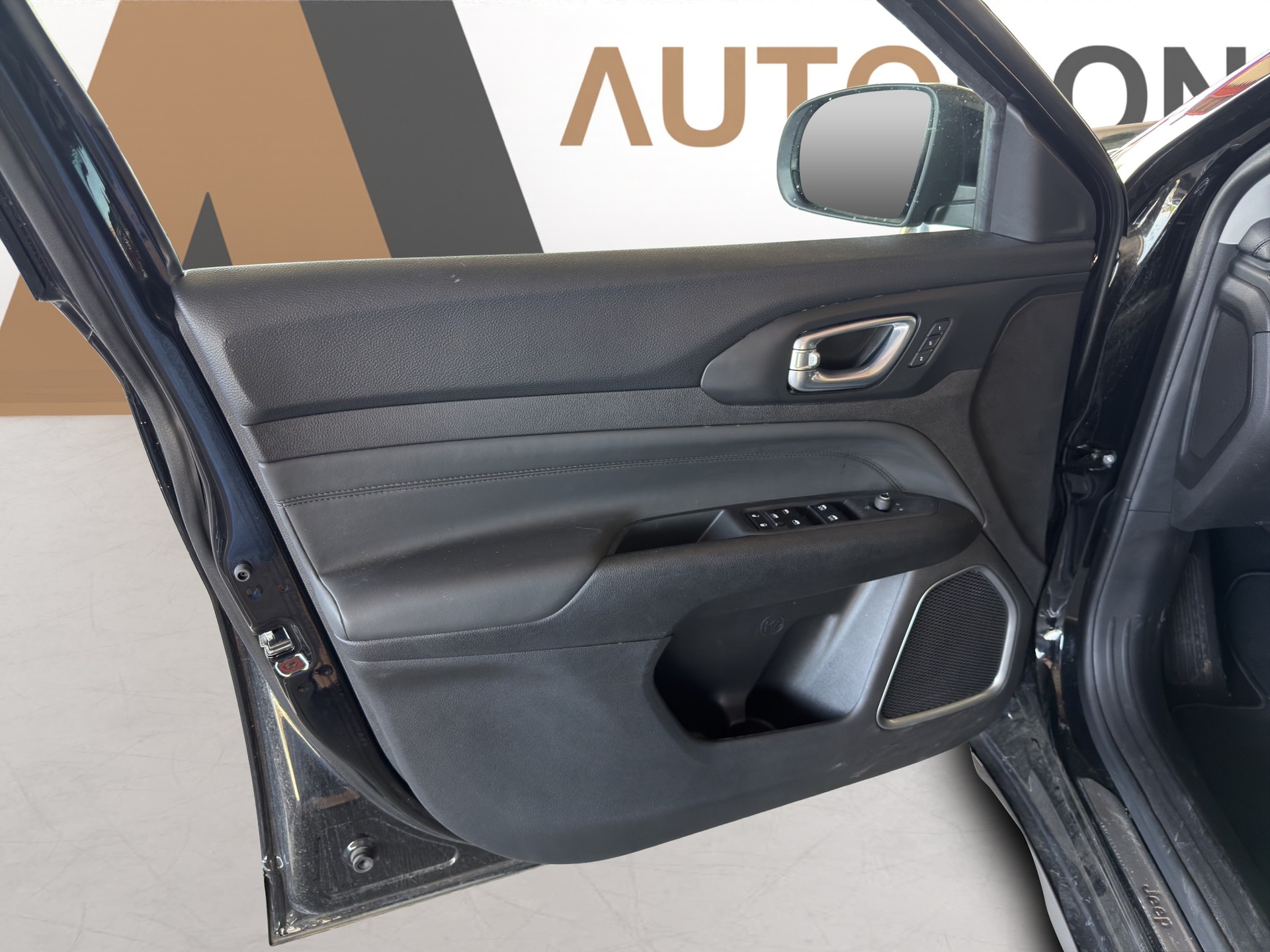 JEEP Compass 1.5 Turbo Summit MHEV-image-10