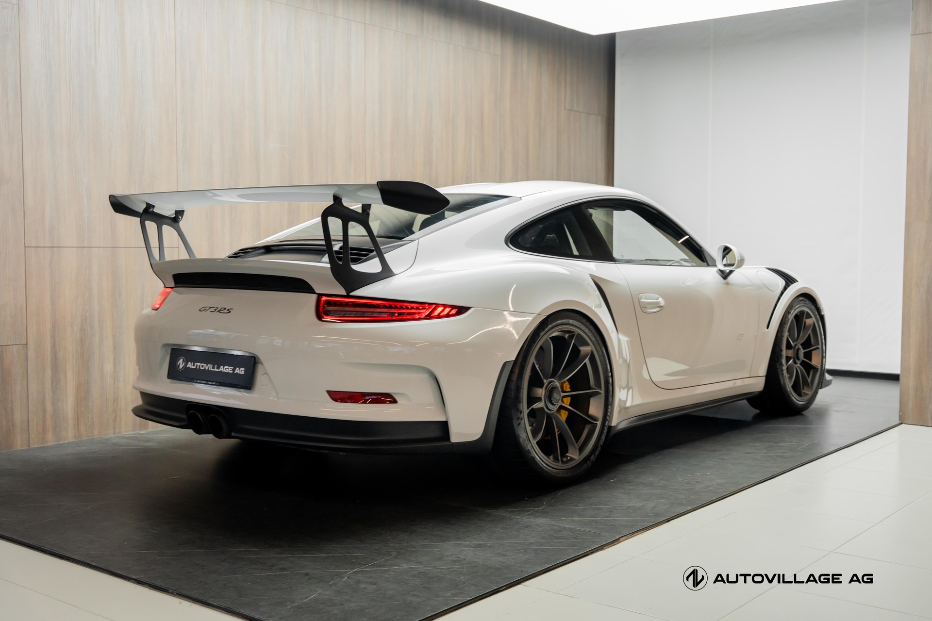 PORSCHE 911 GT3 RS PDK-showroom-element-1