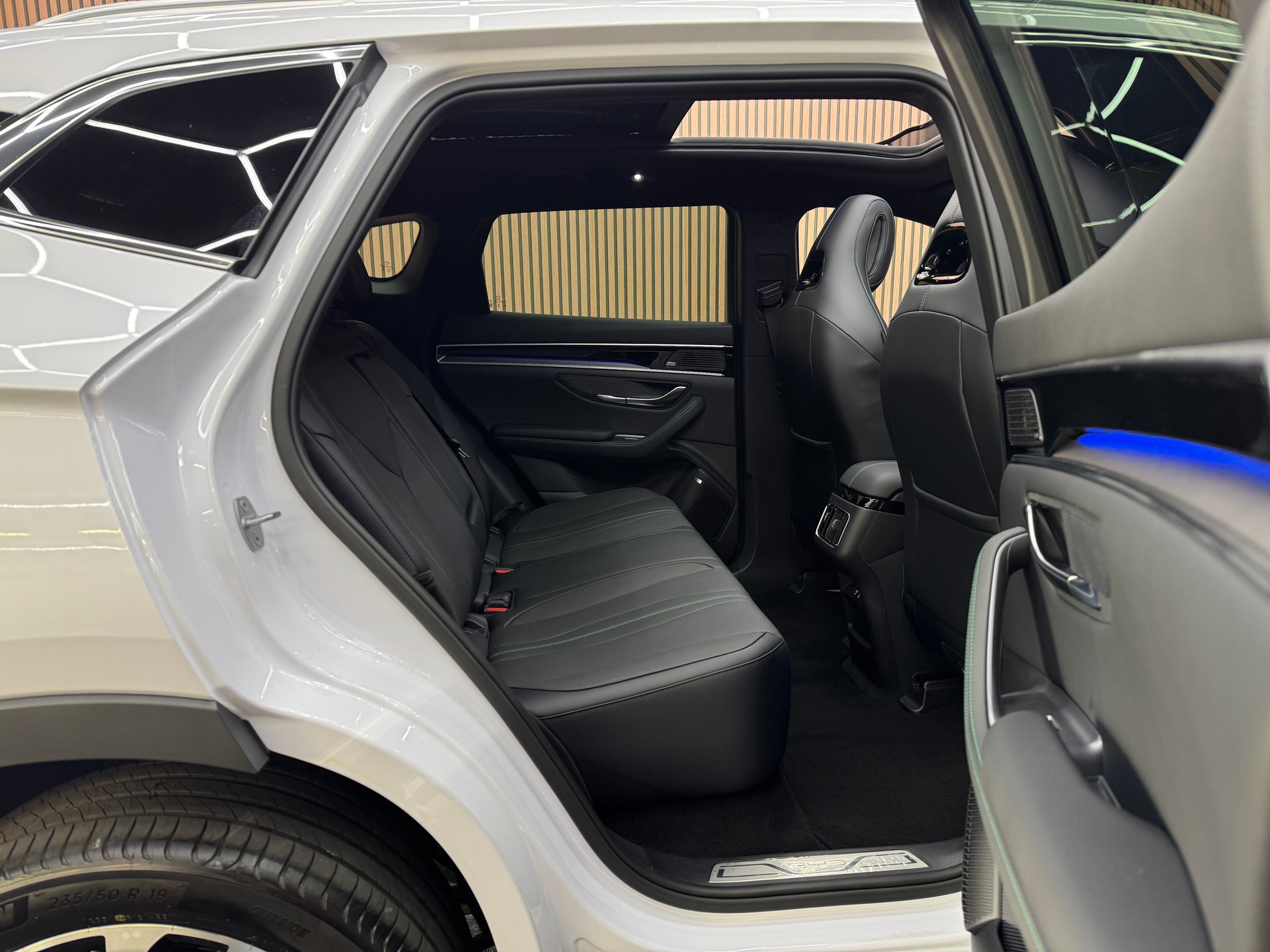 BYD Seal U DM-i Design AWD 4x4 *ab CHF 329.-/ Monat*-image-14