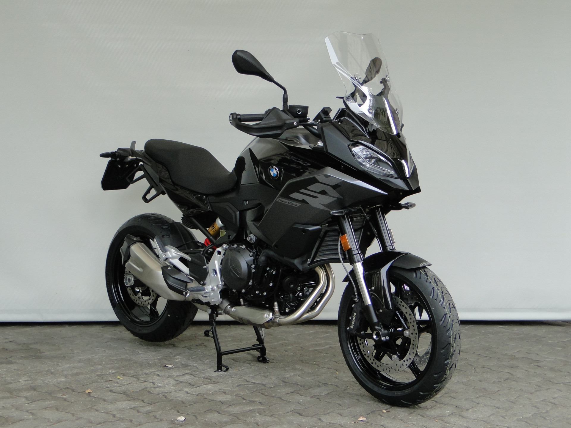 BMW F 900 XR A2 Triple Black-image-2