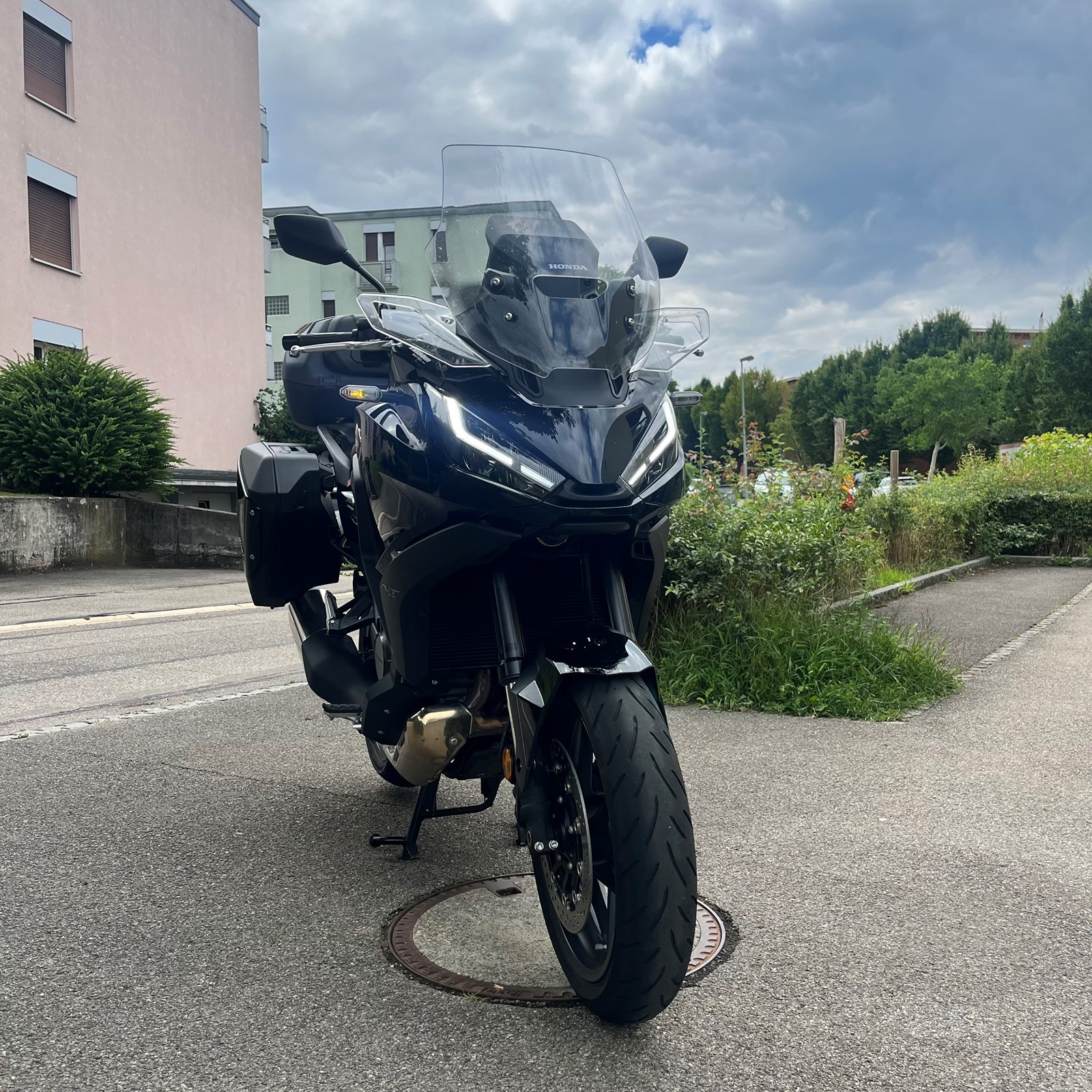 HONDA NT 1100-image-1