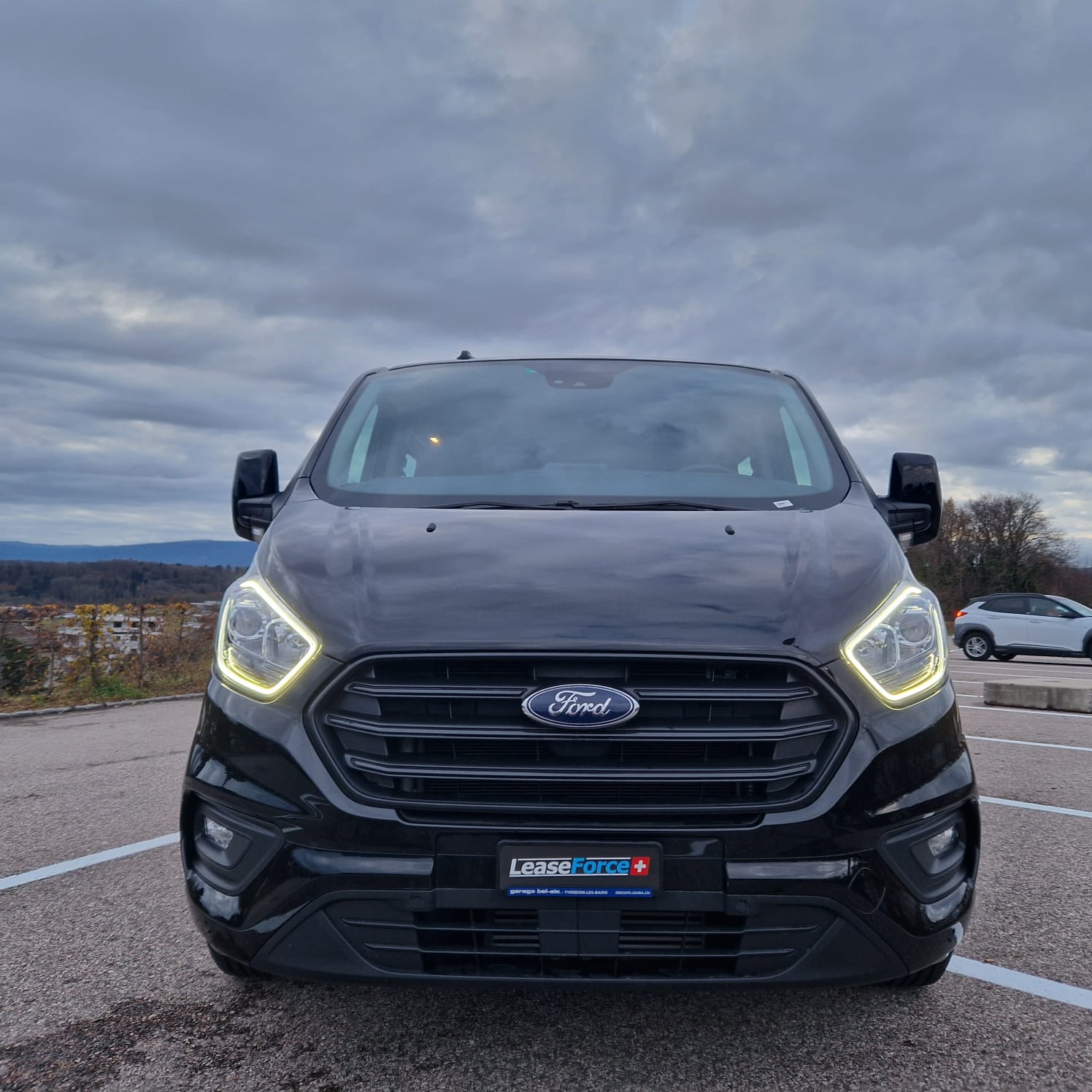 FORD Transit Custom 320 L2H1 Trend A-image-5