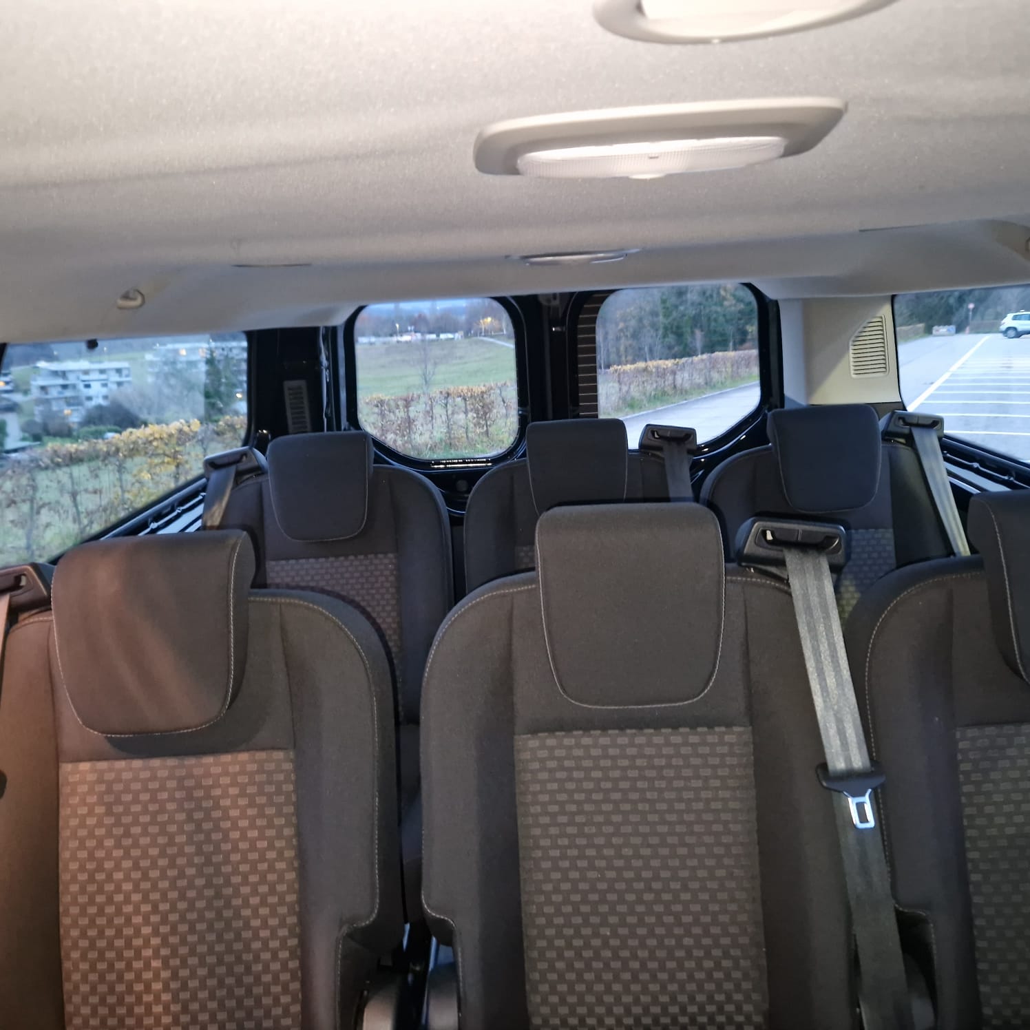 FORD Transit Custom 320 L2H1 Trend A-image-27