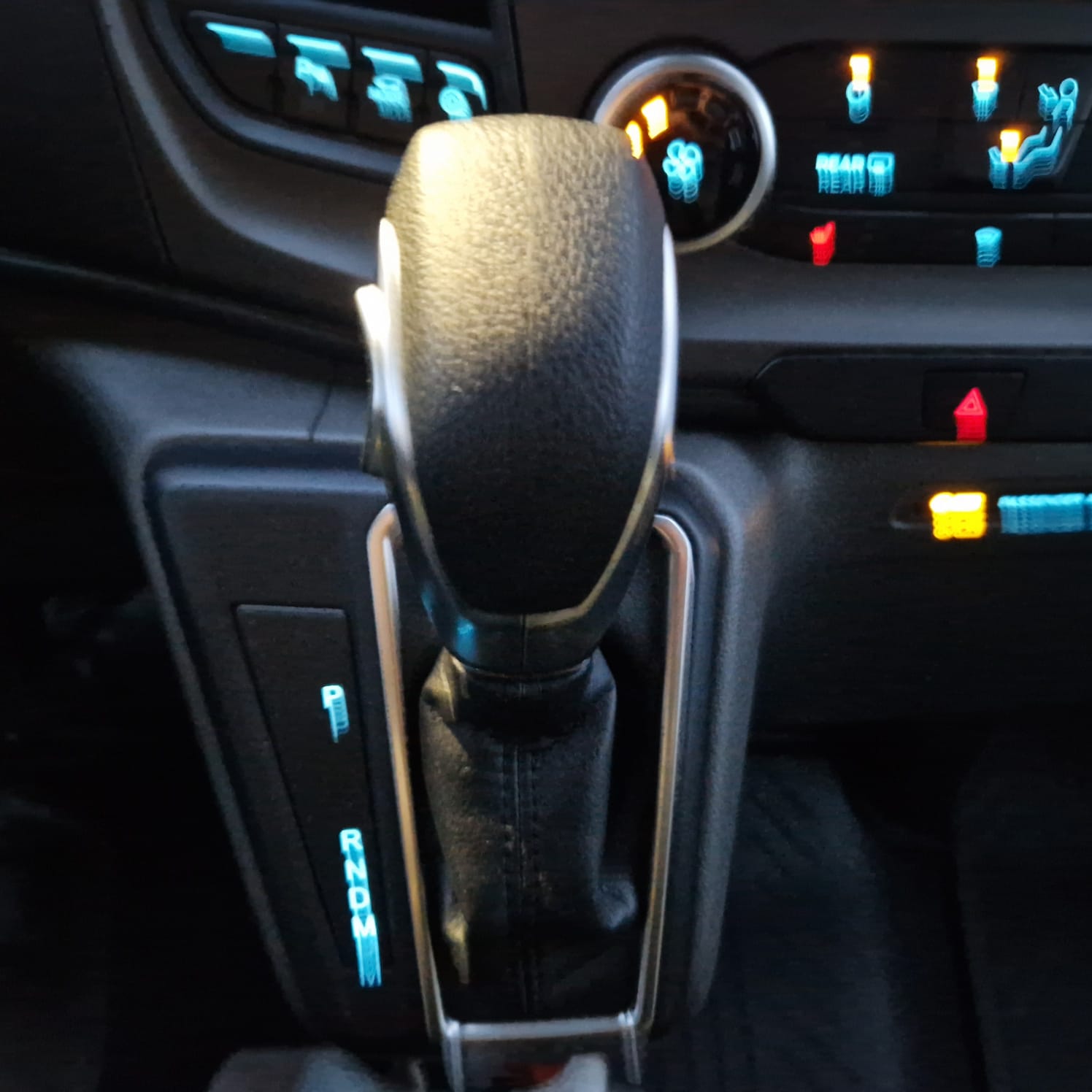 FORD Transit Custom 320 L2H1 Trend A-image-26