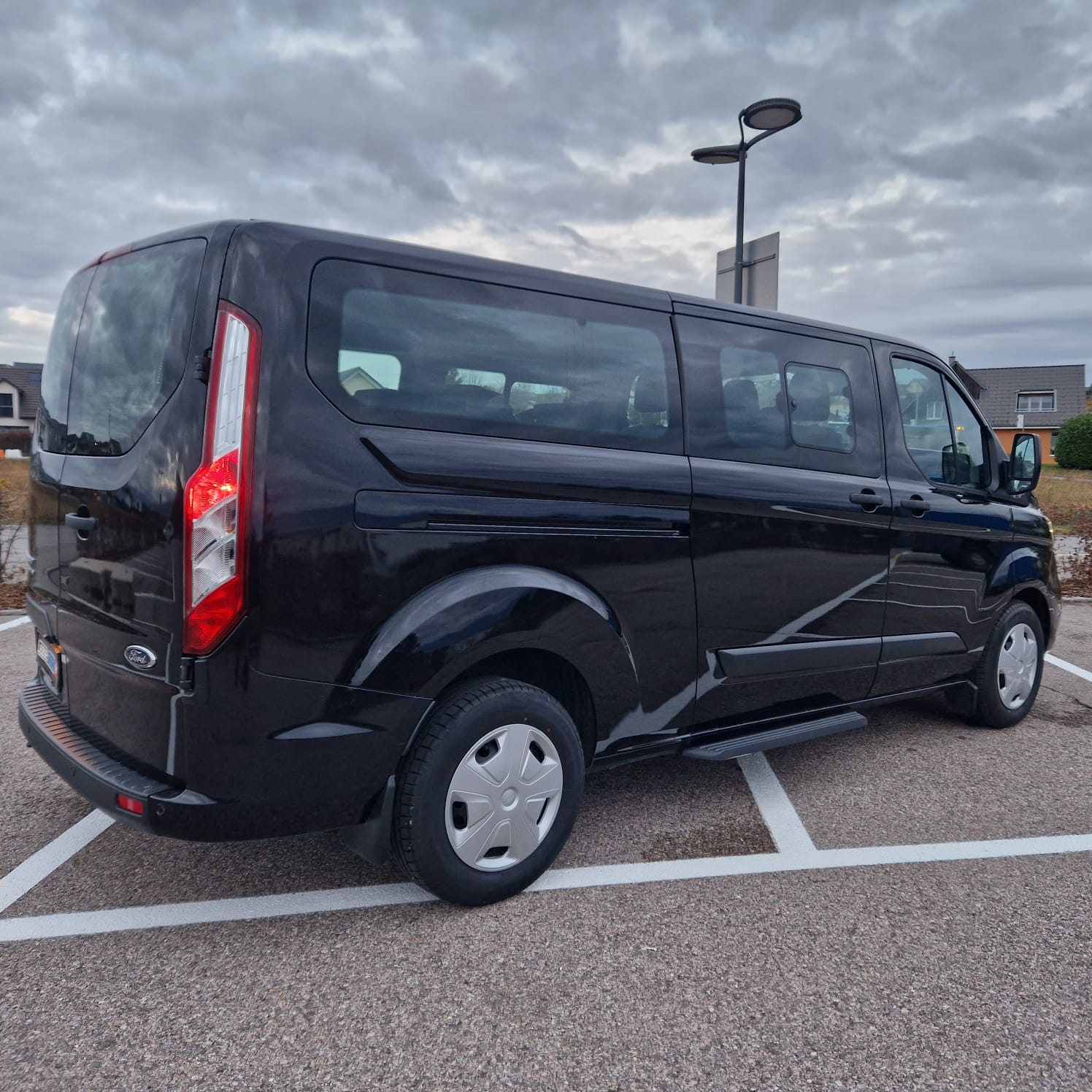 FORD Transit Custom 320 L2H1 Trend A-image-15