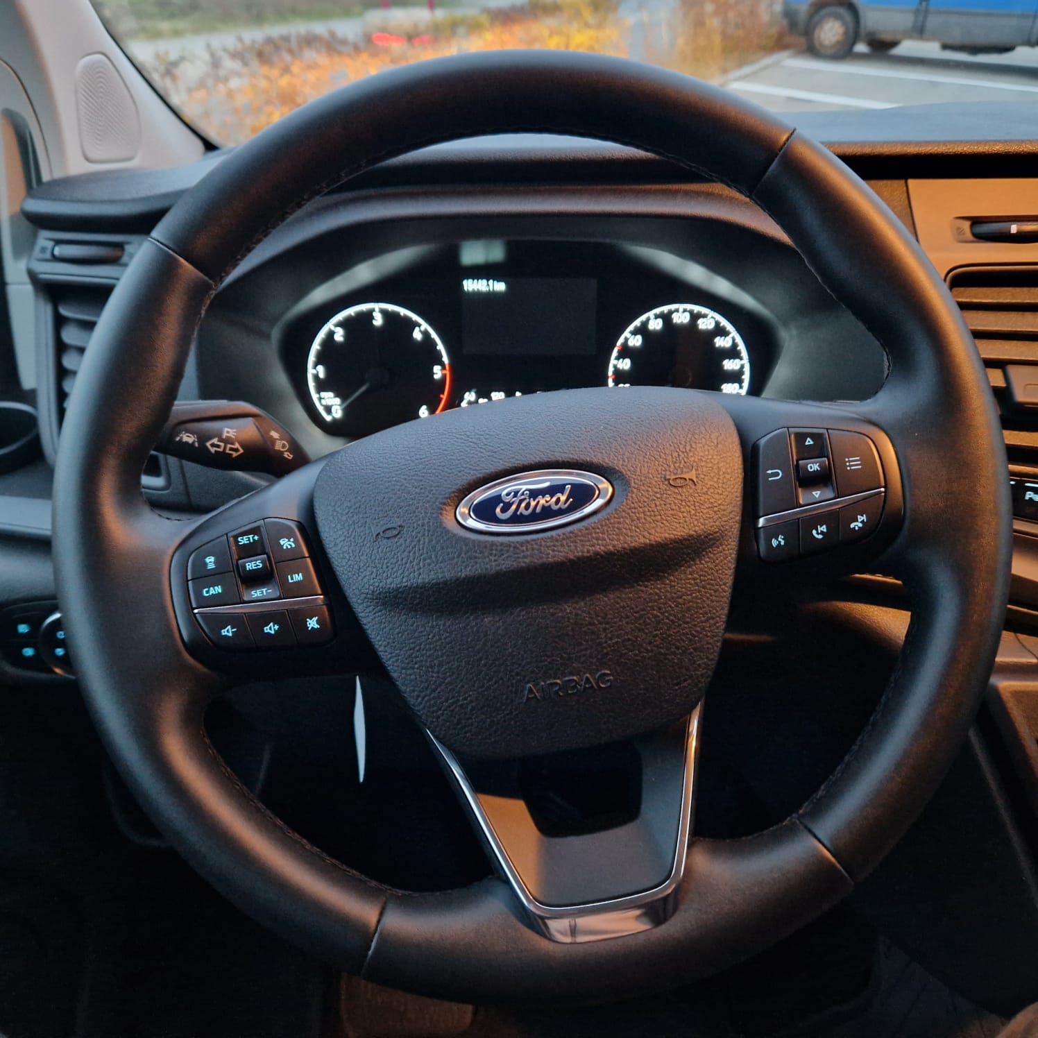 FORD Transit Custom 320 L2H1 Trend A-image-23
