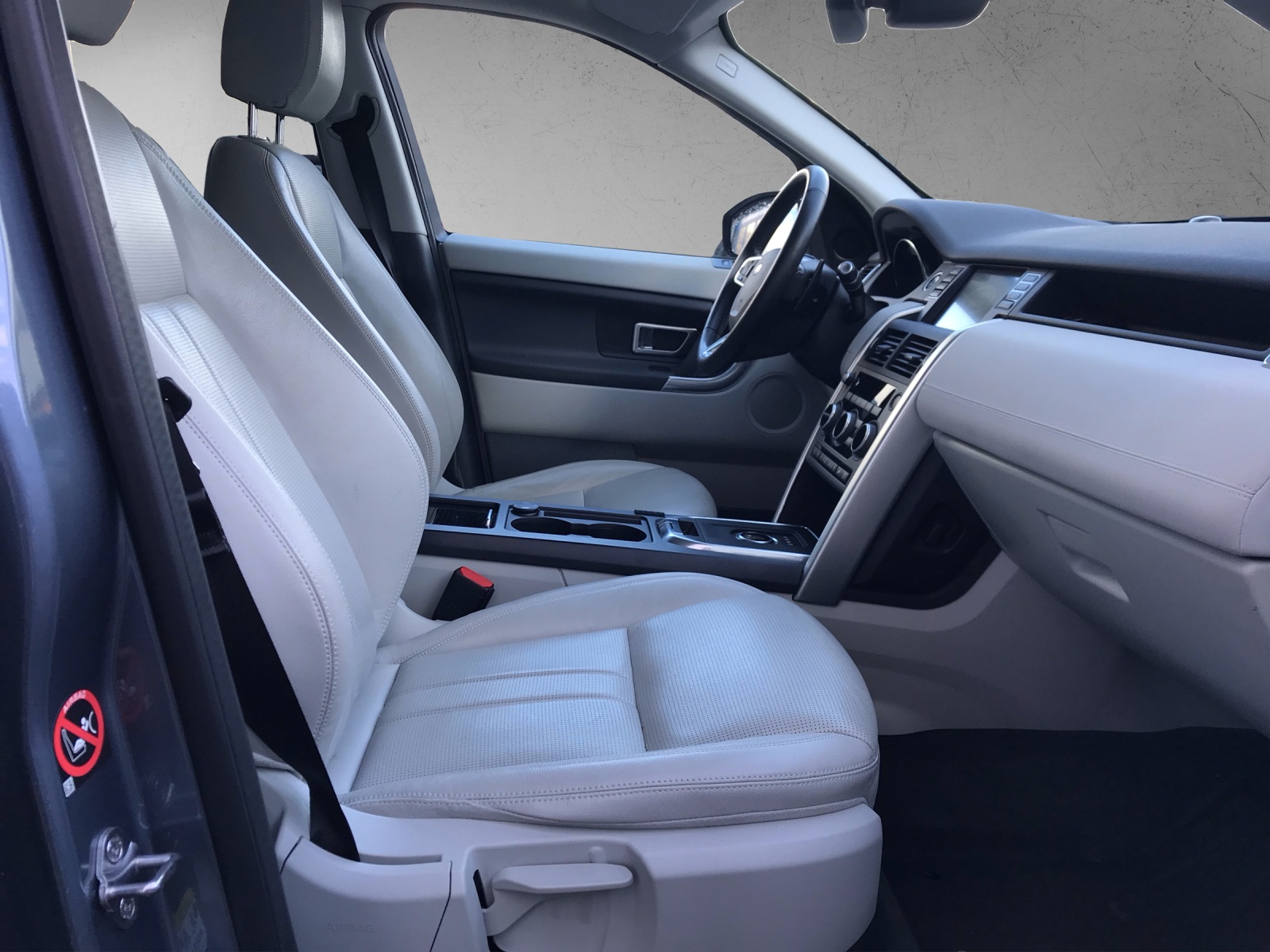 LAND ROVER Discovery Sport 2.0 TD4 Advantage AT9-image-13