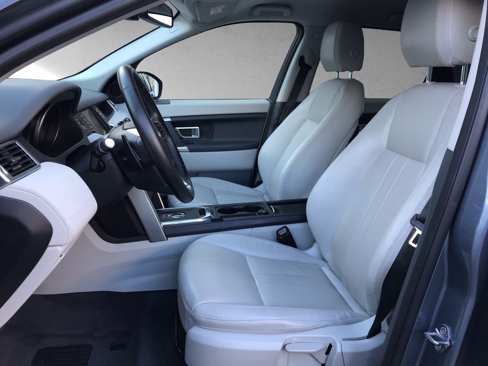 LAND ROVER Discovery Sport 2.0 TD4 Advantage AT9-image-12