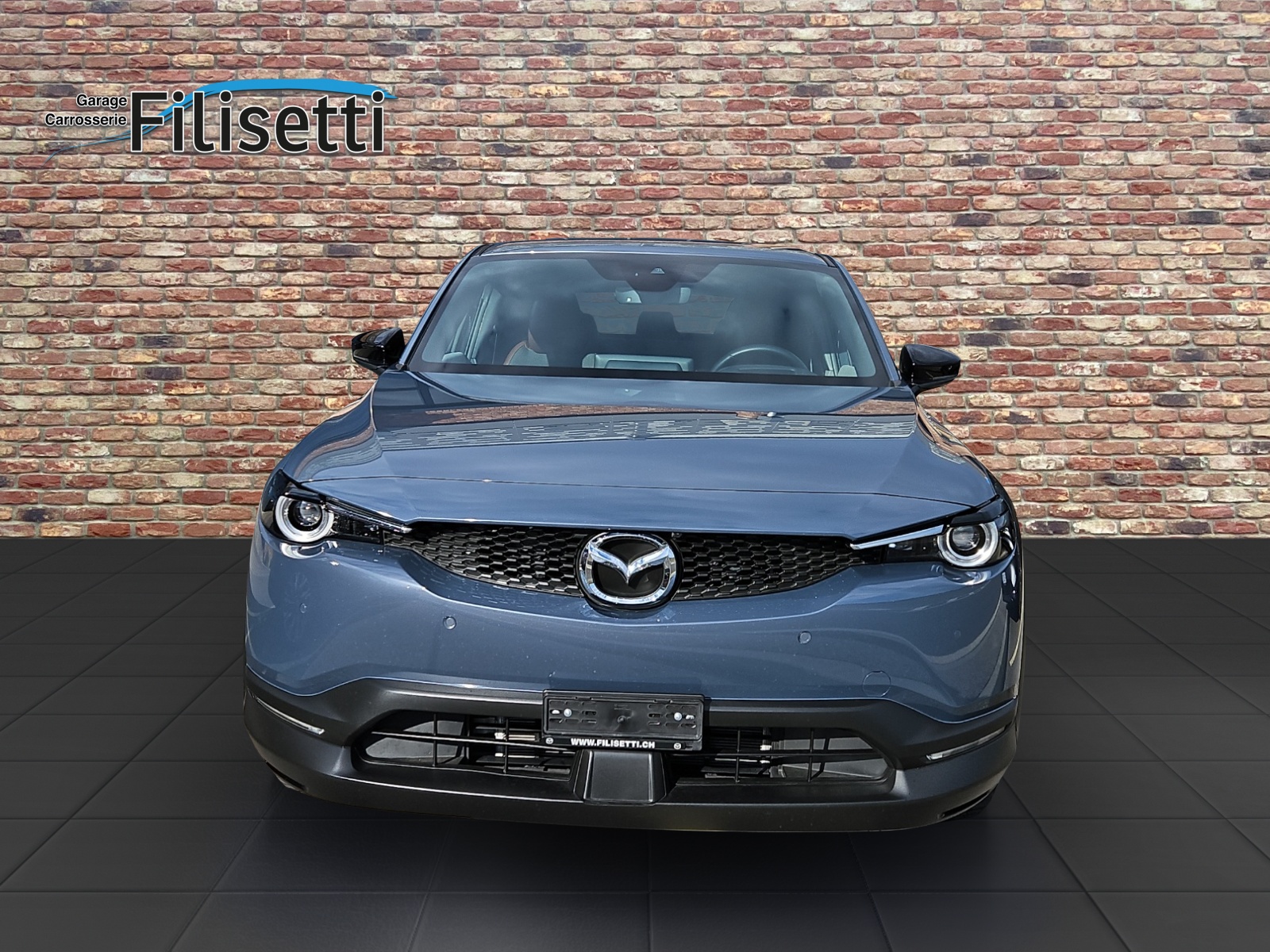 MAZDA MX-30 PHEV e-Skyactiv R-EV 170 Makoto-showroom-element-1