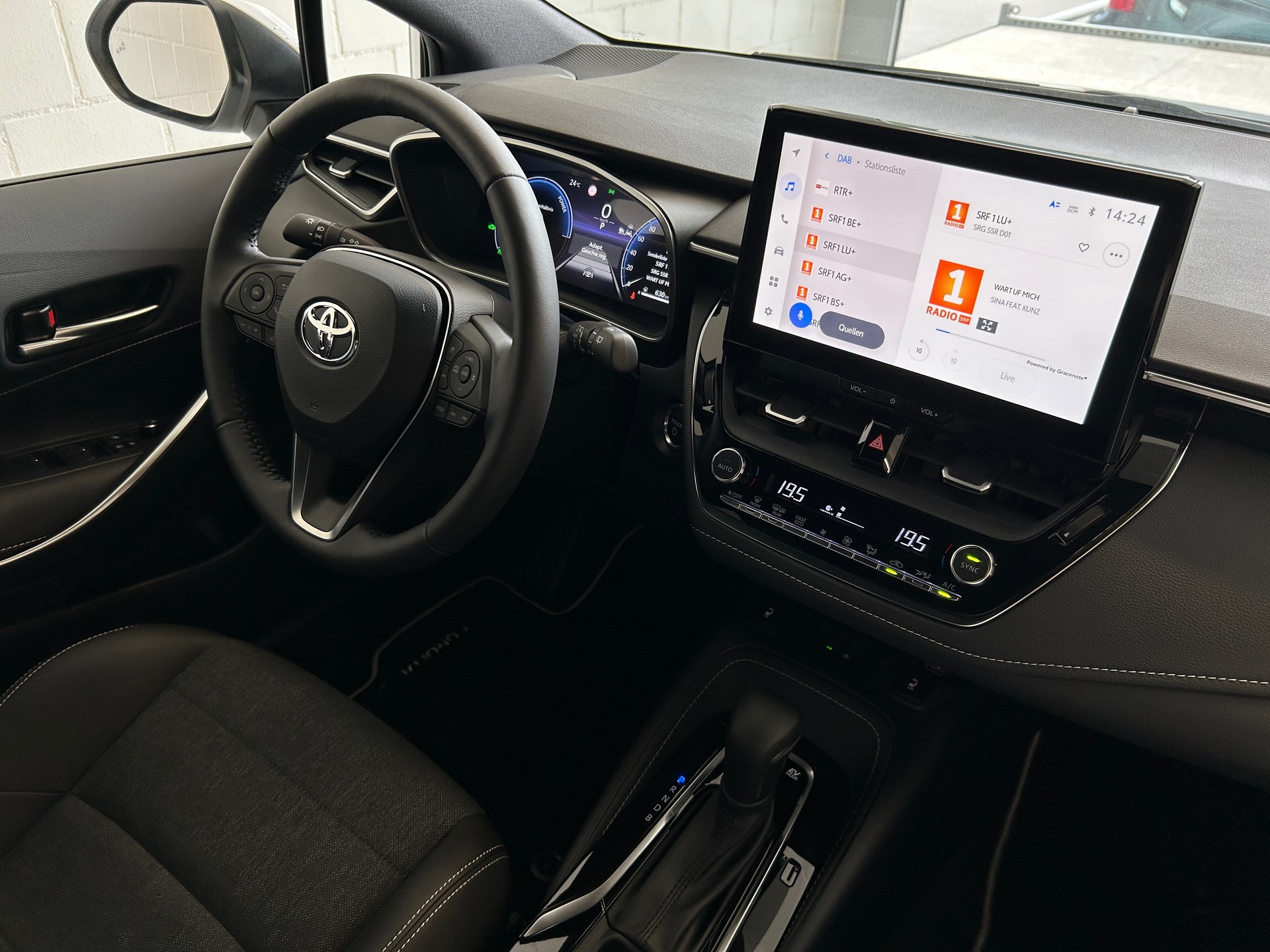 TOYOTA Corolla Touring Sports 1.8 HSD Trend e-CVT-image-10