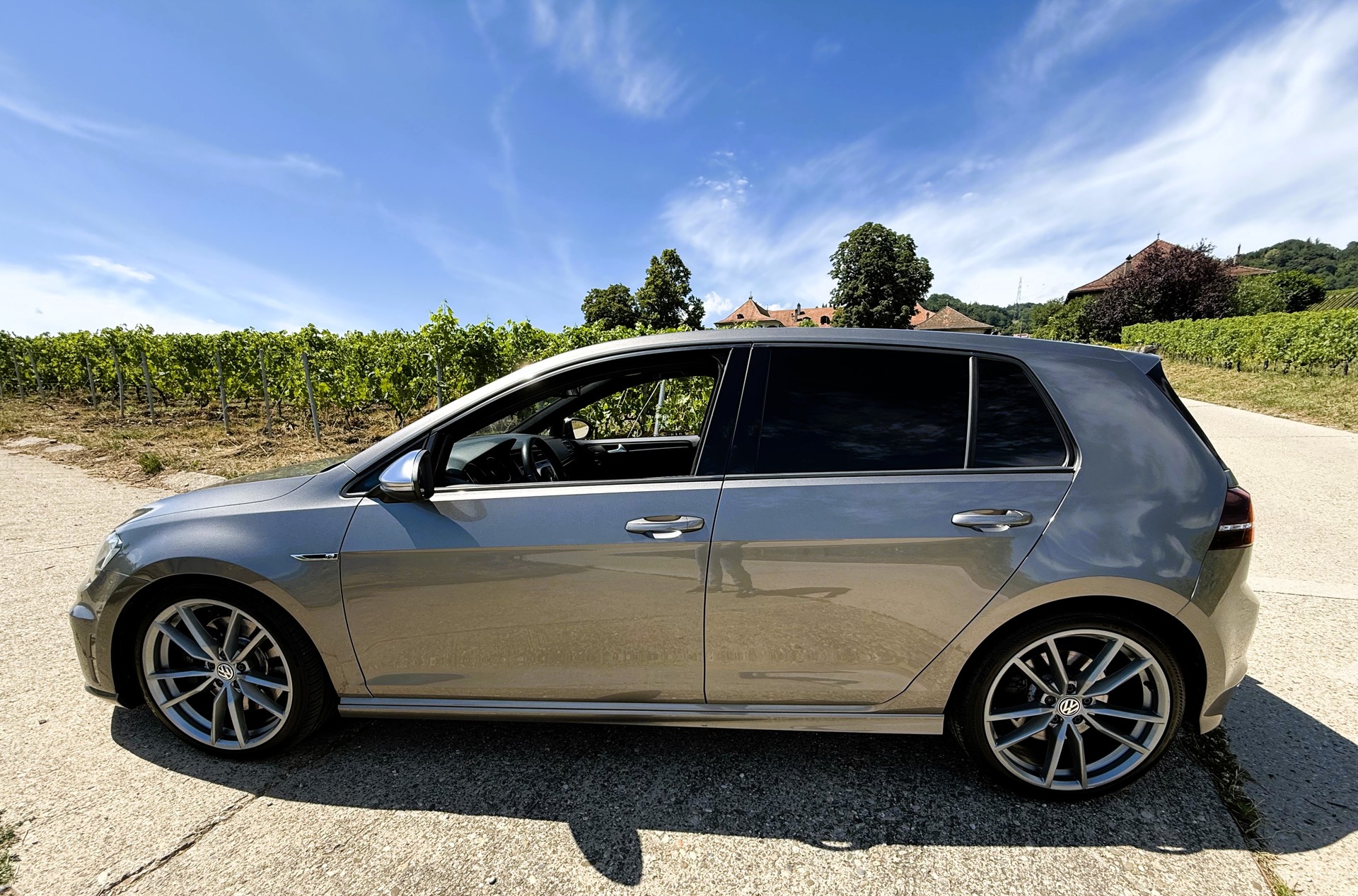 VW Golf 2.0 TSI R 4Motion-image-10