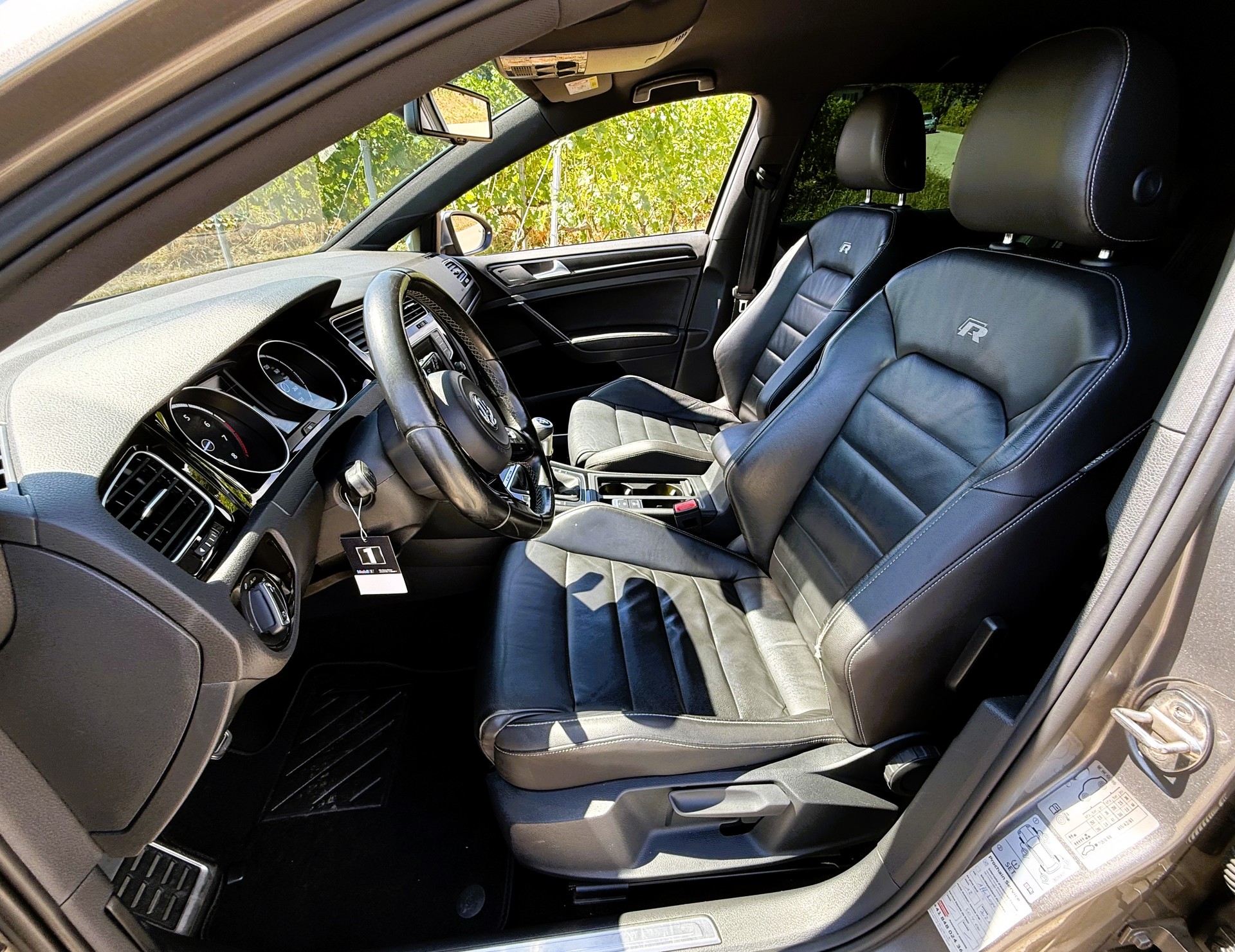 VW Golf 2.0 TSI R 4Motion-image-15