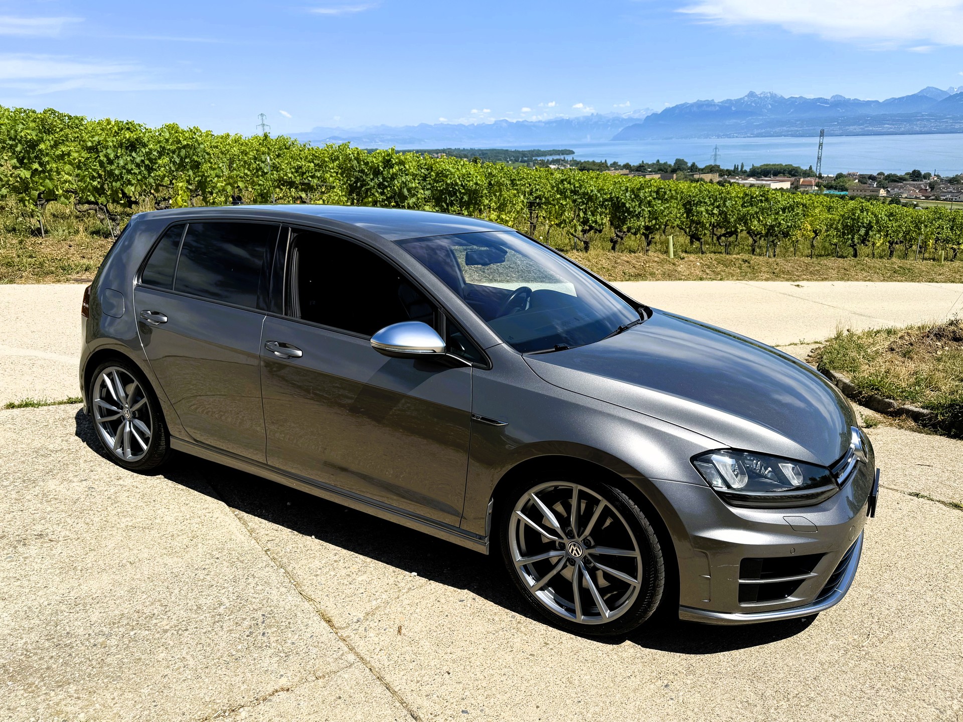 VW Golf 2.0 TSI R 4Motion-showroom-element-3