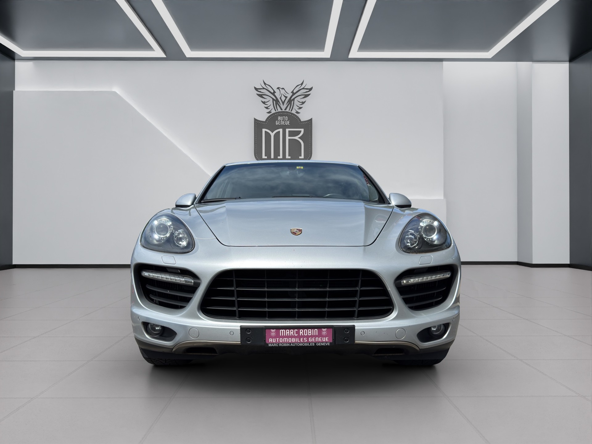 PORSCHE CAYENNE TURBO-showroom-element-1