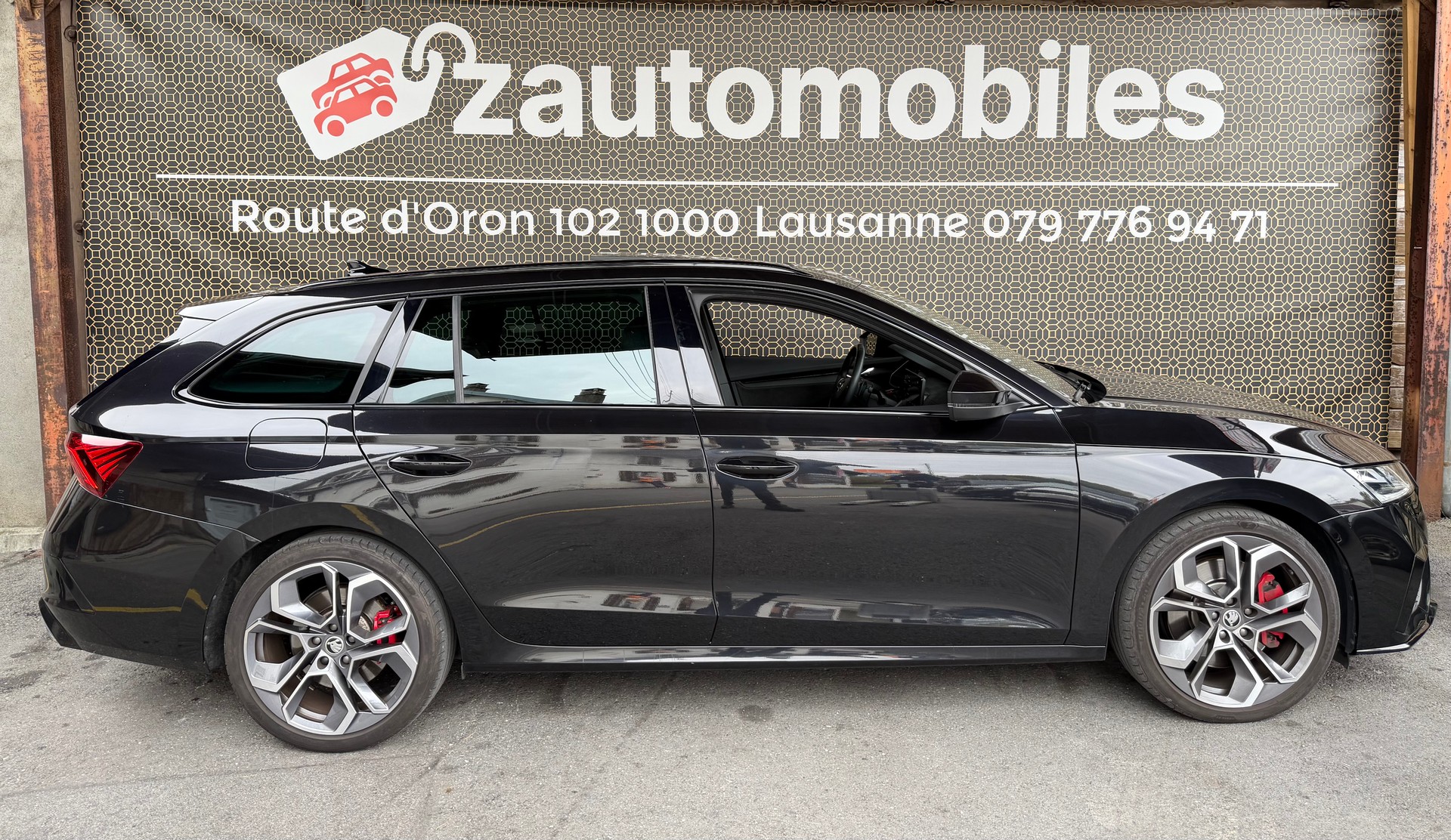 SKODA Octavia Combi 2.0 TSI DSG RS-image-4