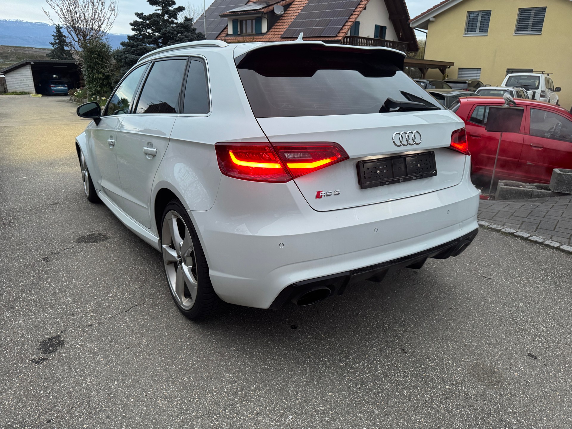 AUDI RS3 2.5 TSI quattro S-tronic-image-3