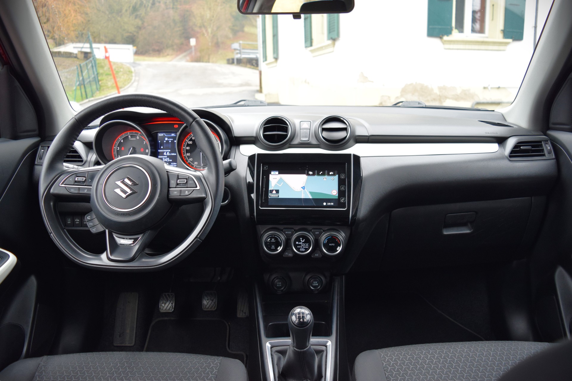SUZUKI Swift 1.0 12V SHVS Tradizio Top Hybrid-image-1