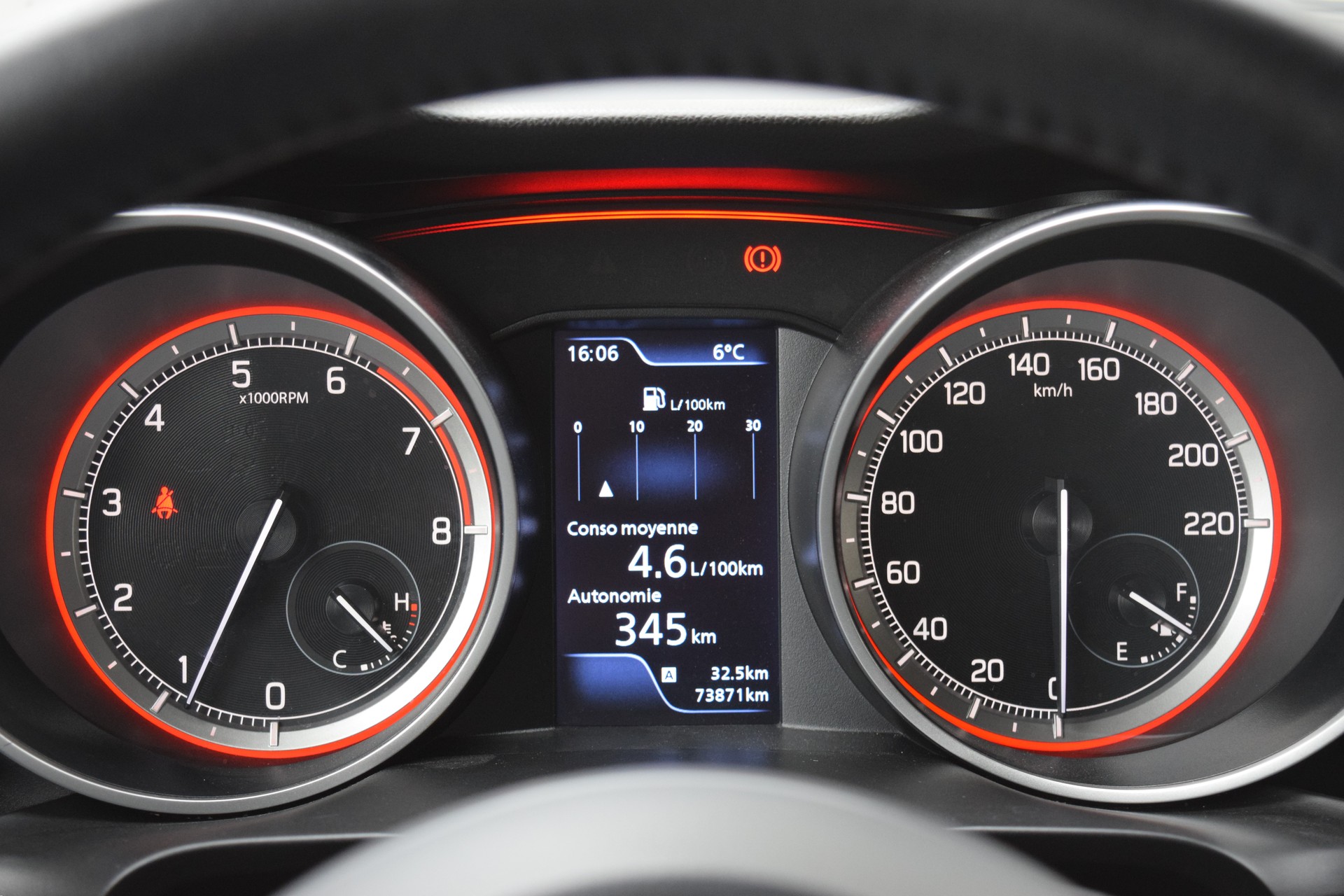 SUZUKI Swift 1.0 12V SHVS Tradizio Top Hybrid-image-10