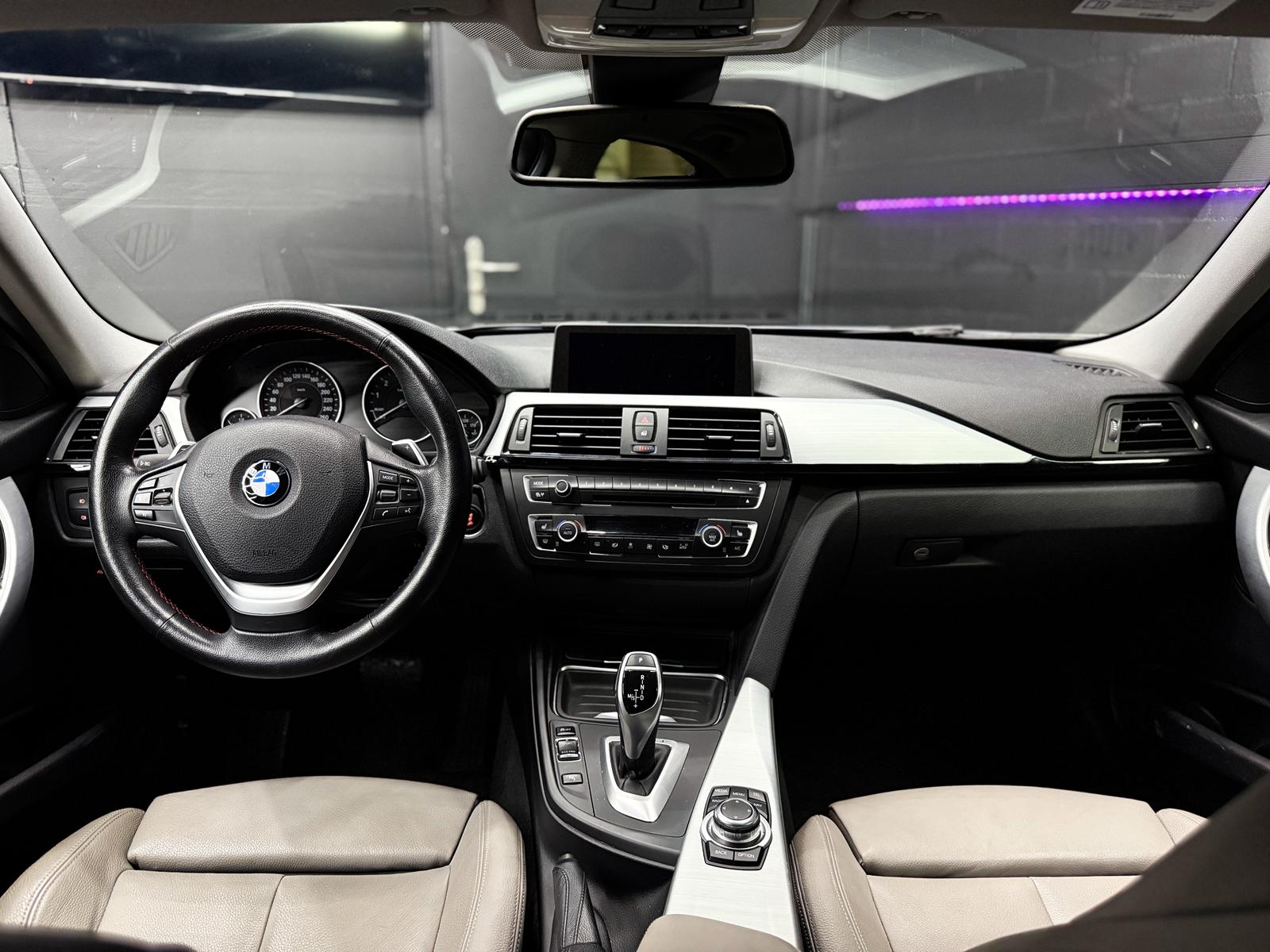 BMW ActiveHybrid 3 Sport Line Steptronic-image-16